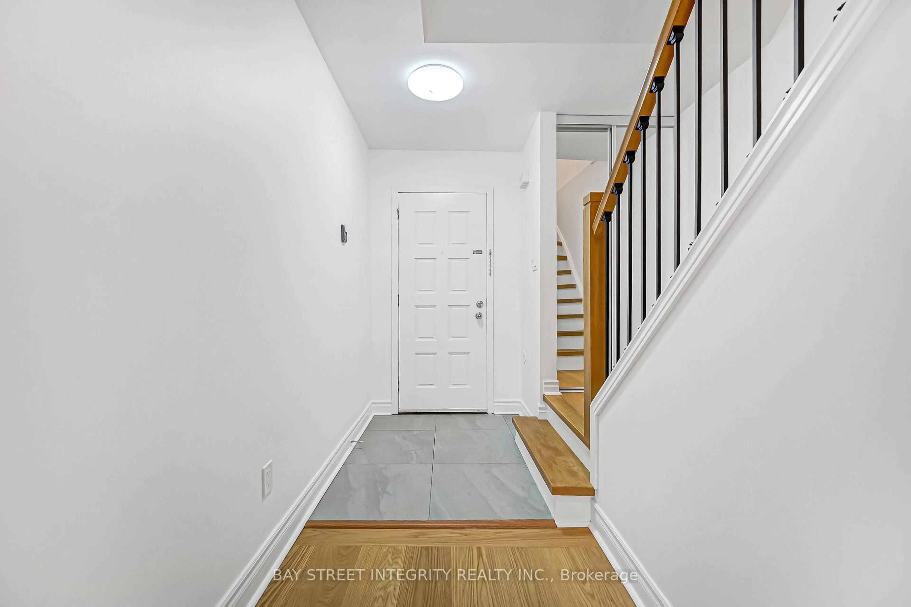 Indoor entryway for 70 Elsa Vine Way, Toronto Ontario M2J 4H9