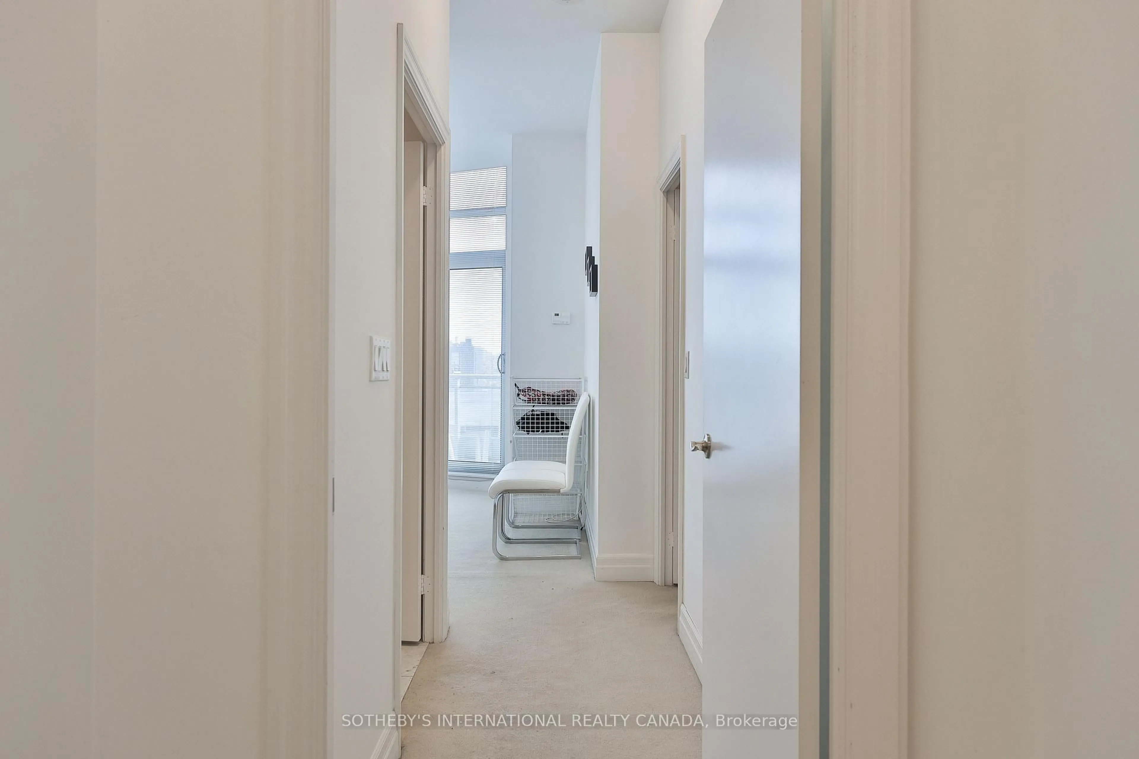 Unknown for 8 Scollard St #Ph 201, Toronto Ontario M5R 1E9