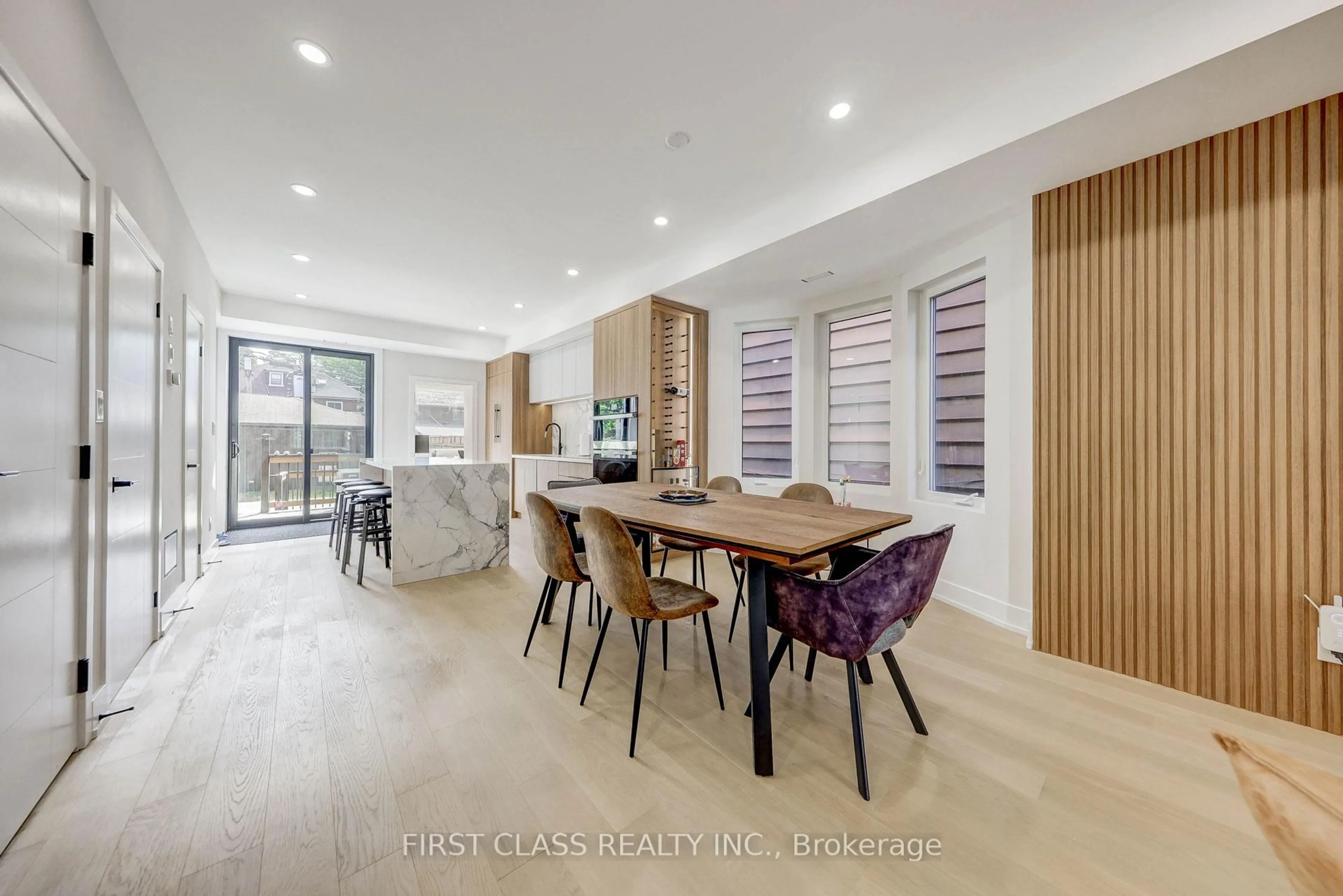 Unknown for 431 Roxton Rd, Toronto Ontario M6G 3R5