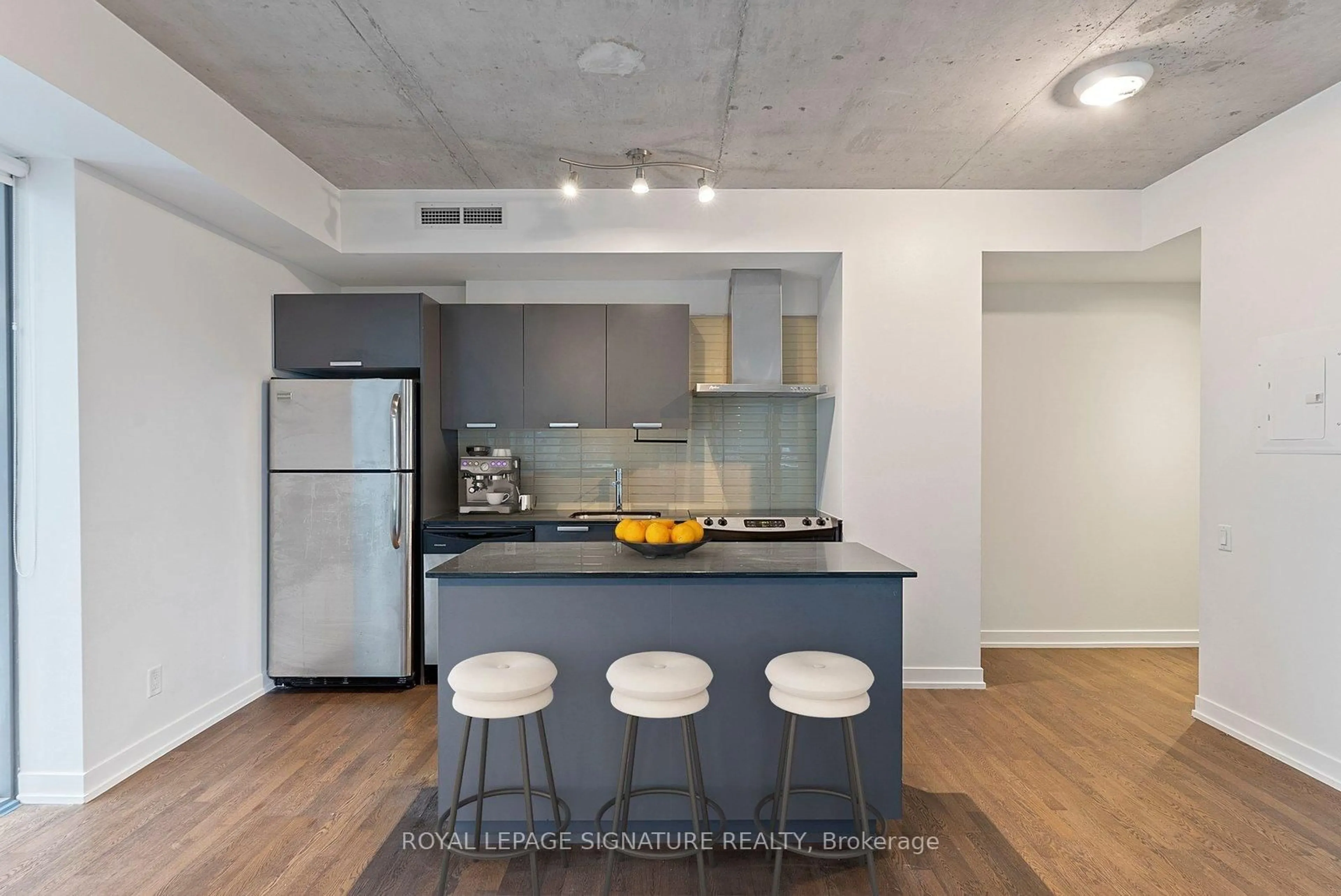 Open concept kitchen, unknown for 650 King St #505, Toronto Ontario M5V 1M5