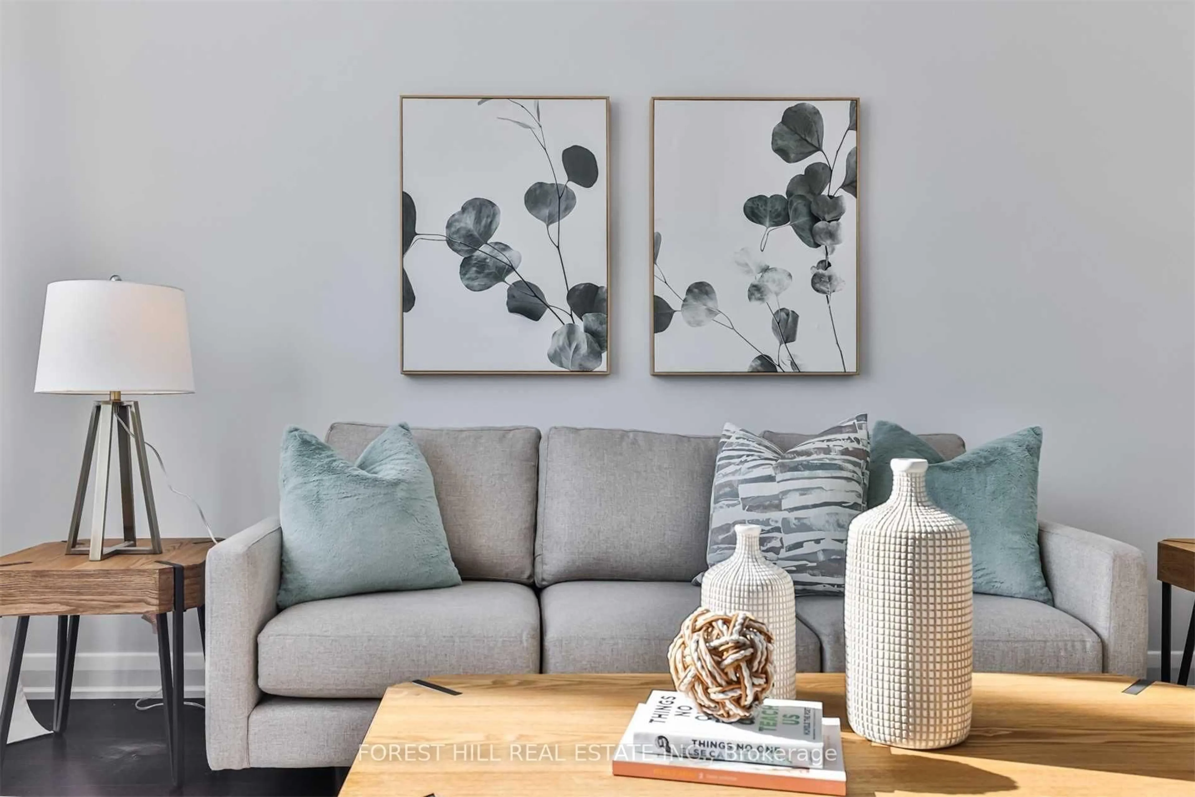 Living room with furniture, unknown for 184 Finch Ave, Toronto Ontario M2N 4R9