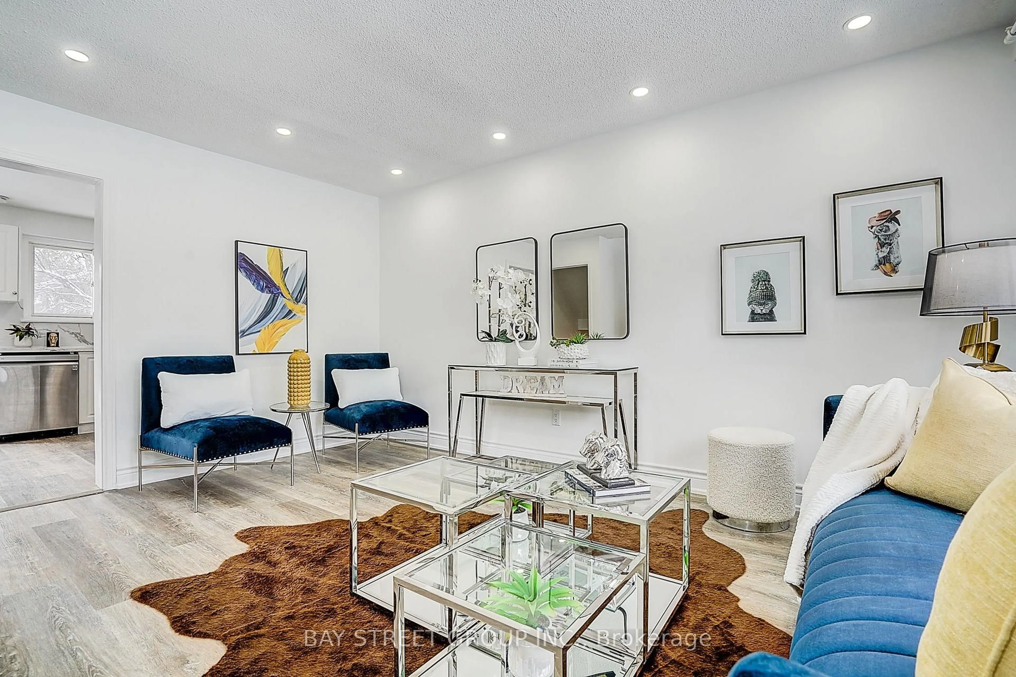 Living room with furniture, unknown for 224 Hollyberry Tr, Toronto Ontario M2H 2P4