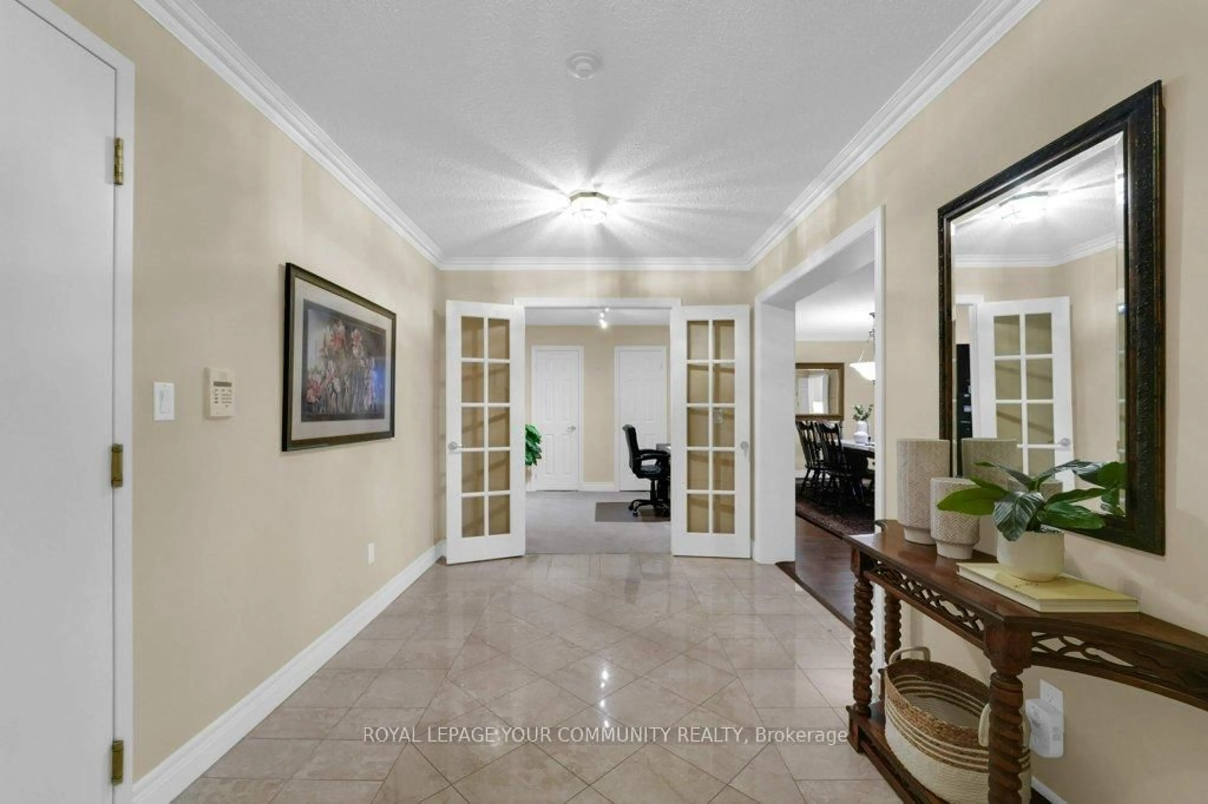 Indoor foyer for 89 Skymark Dr #707, Toronto Ontario M2H 3S6