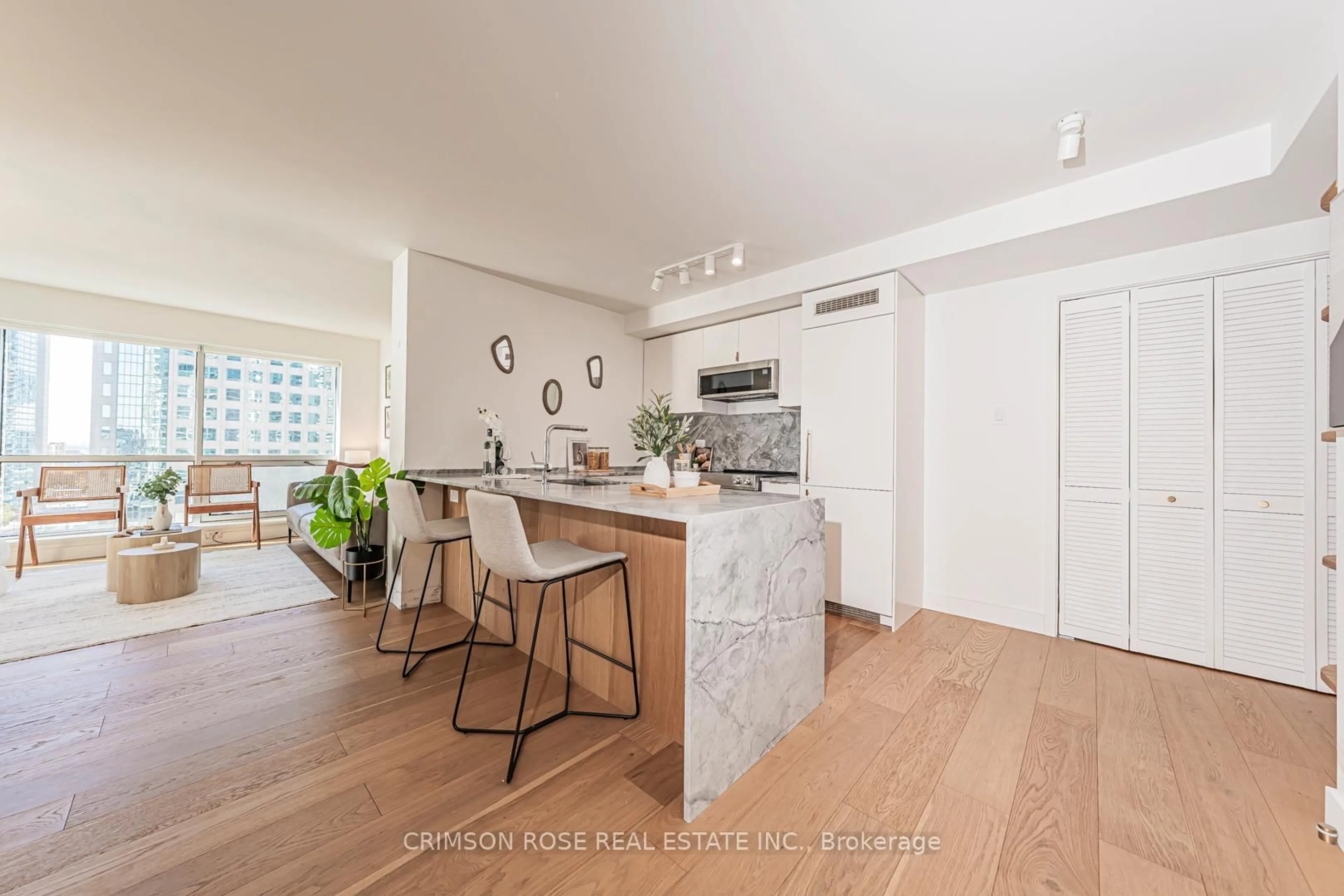 Open concept kitchen, unknown for 10 Queens Quay #1107, Toronto Ontario M5J 2R9