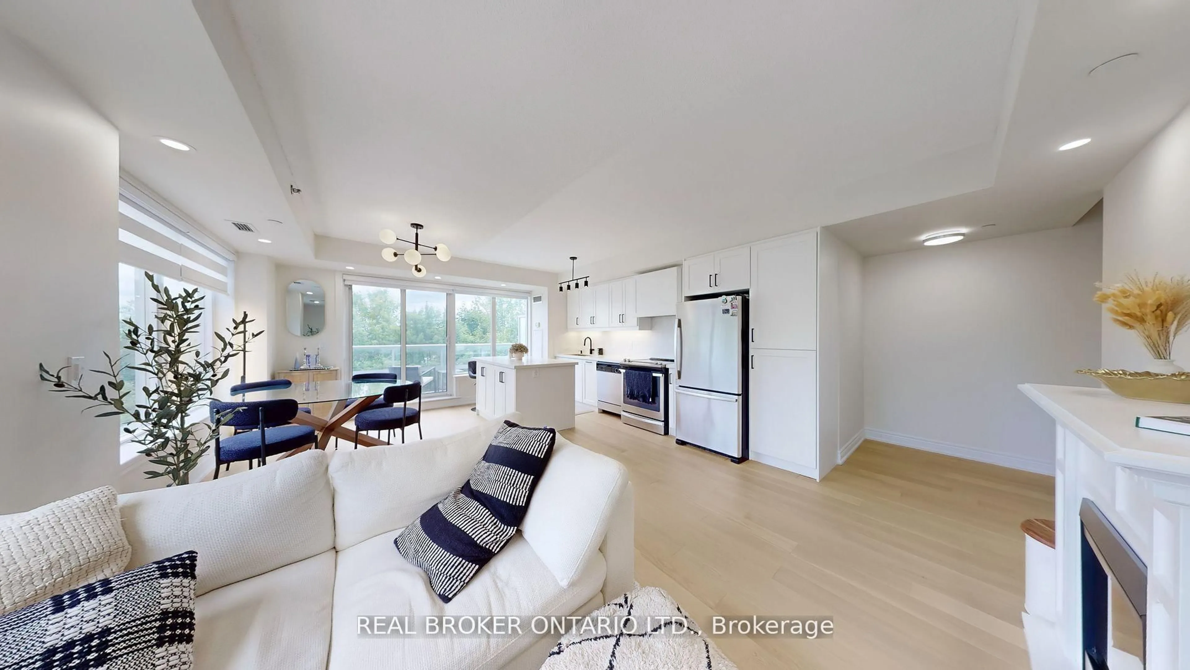 Open concept kitchen, unknown for 701 Sheppard Ave #415, Toronto Ontario M3H 0B2