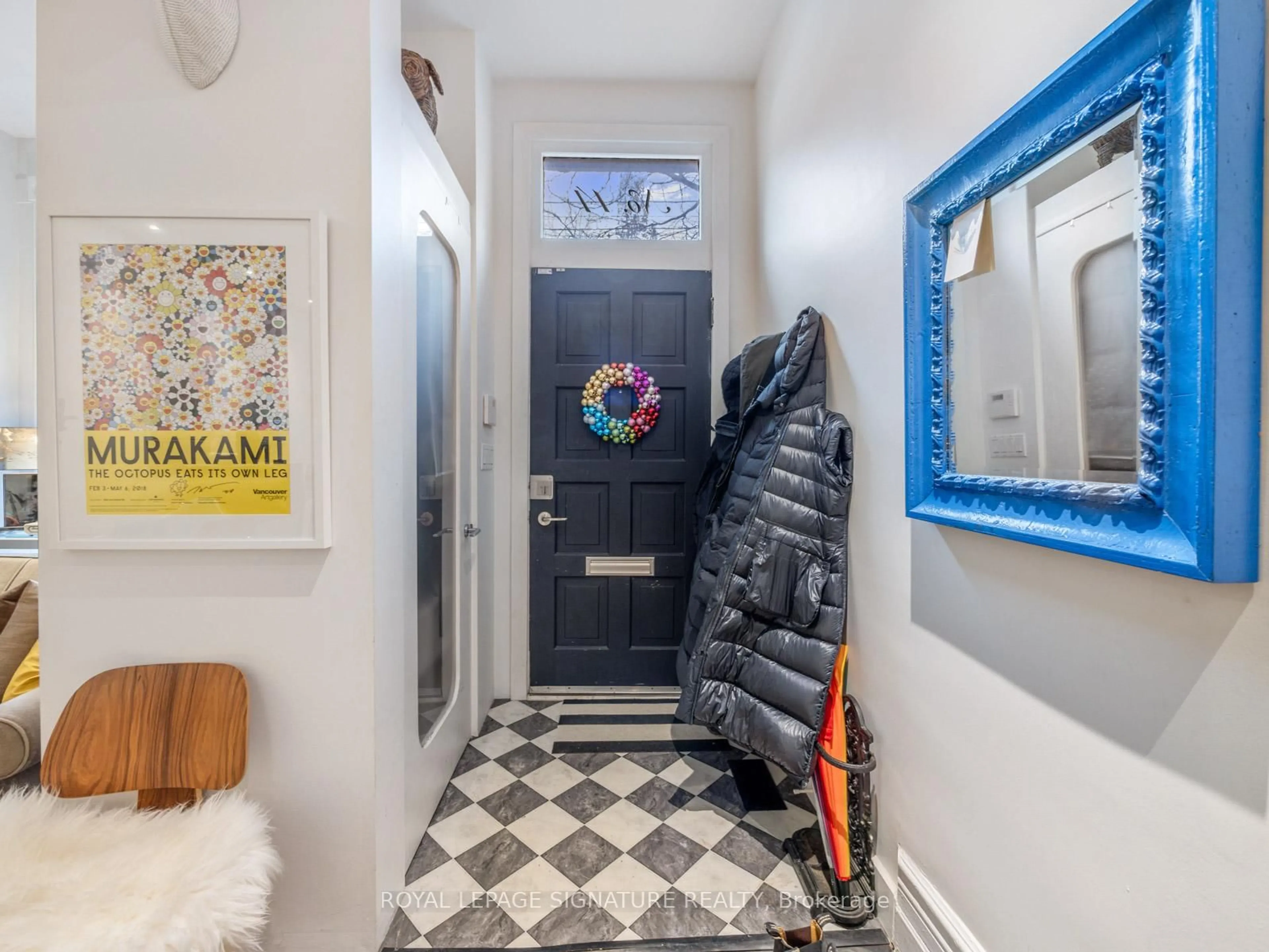 Indoor entryway for 14 Tranby Ave, Toronto Ontario M5R 1N5