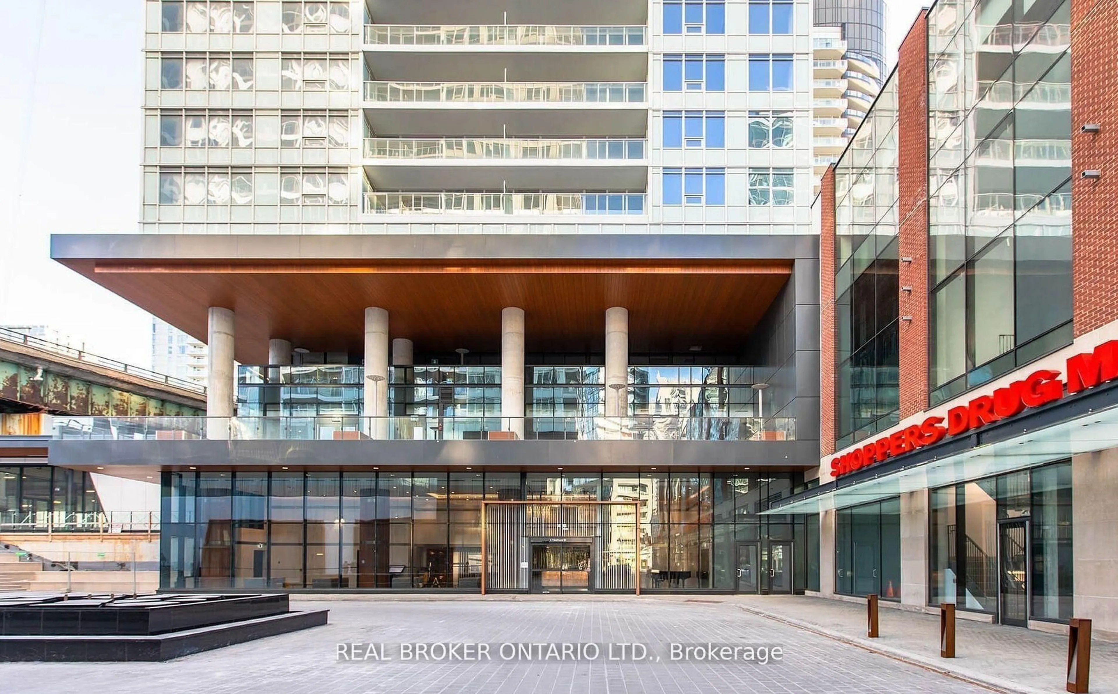 Indoor foyer for 17 Bathurst St #1507, Toronto Ontario M5V 0N1