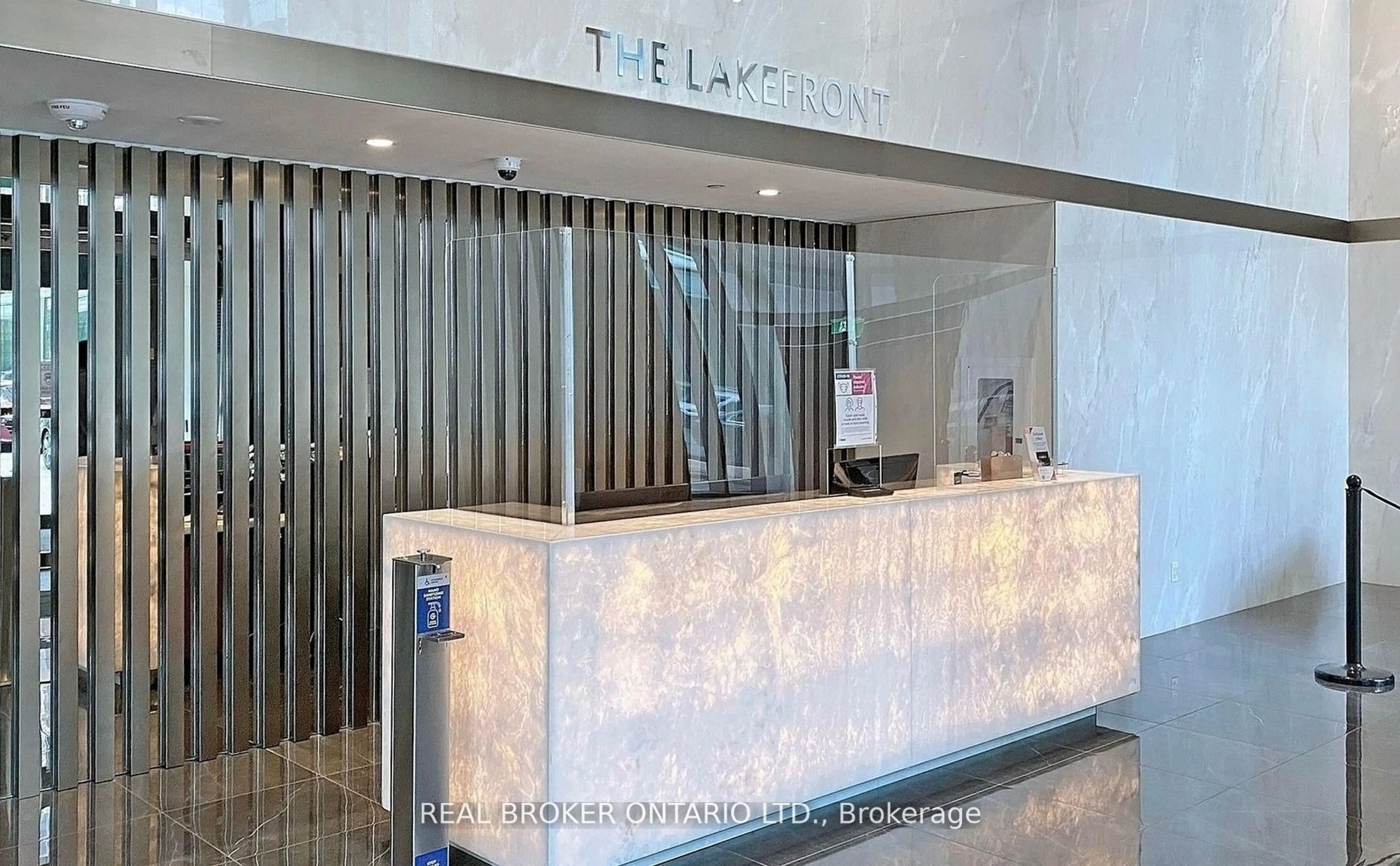 Lobby for 17 Bathurst St #1507, Toronto Ontario M5V 0N1