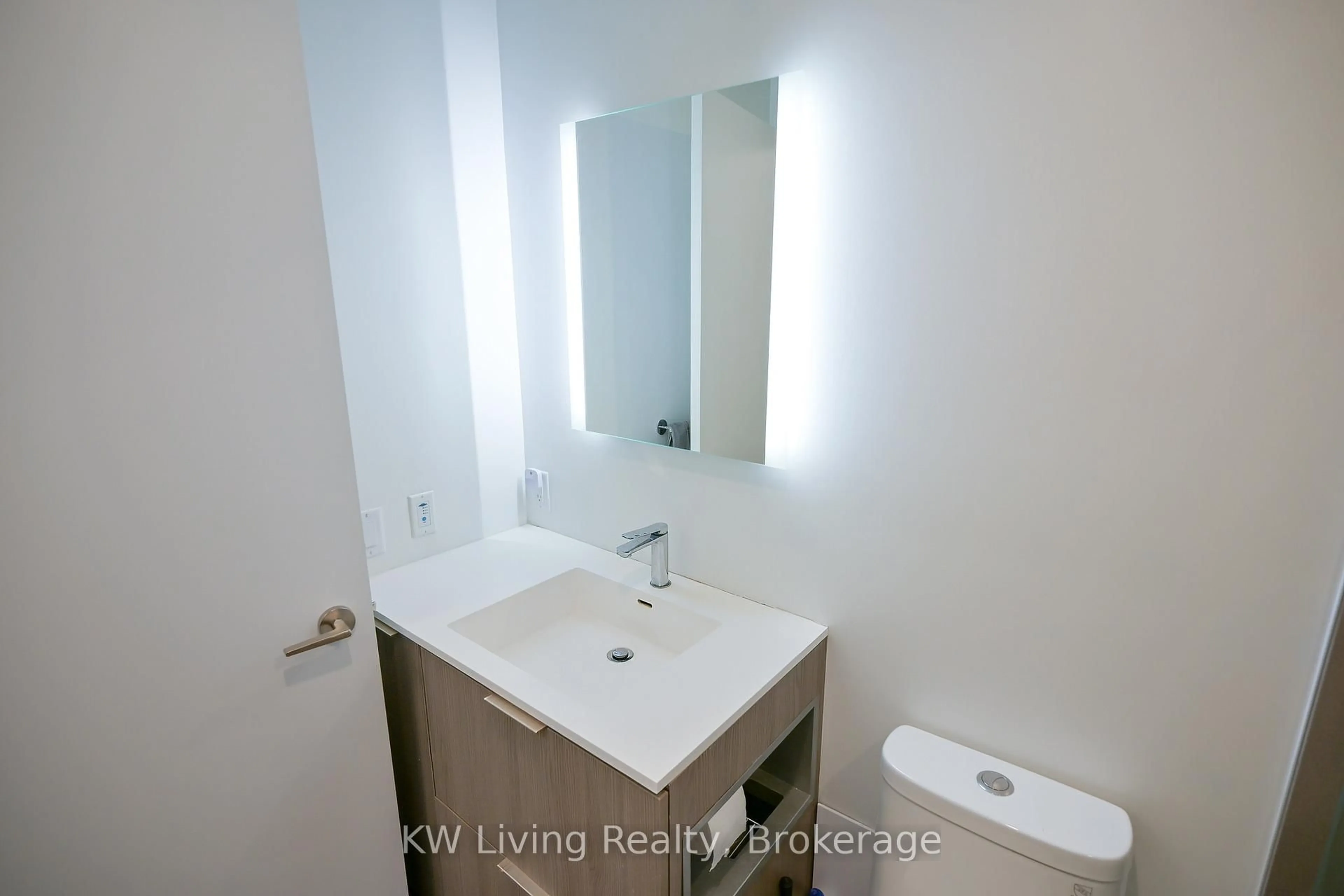 Standard bathroom, unknown for 185 Alberta Ave #303, Toronto Ontario M6C 0A5