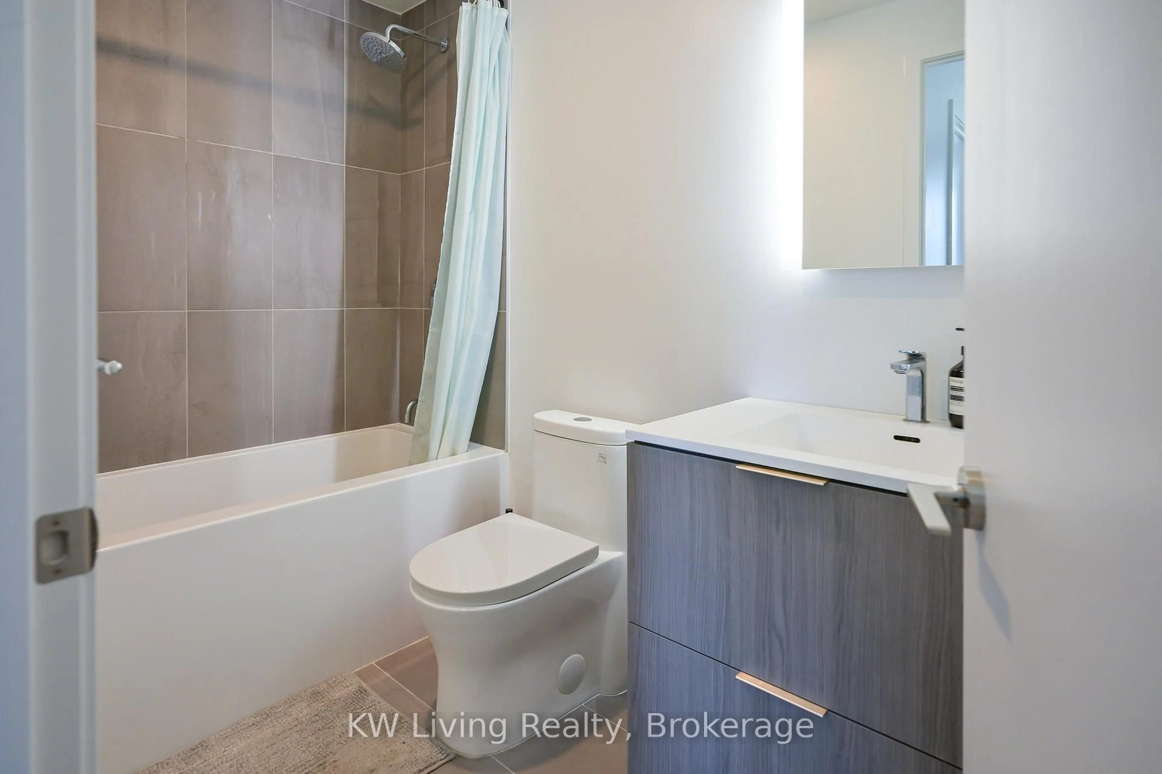 Standard bathroom, ceramic/tile floor for 185 Alberta Ave #303, Toronto Ontario M6C 0A5