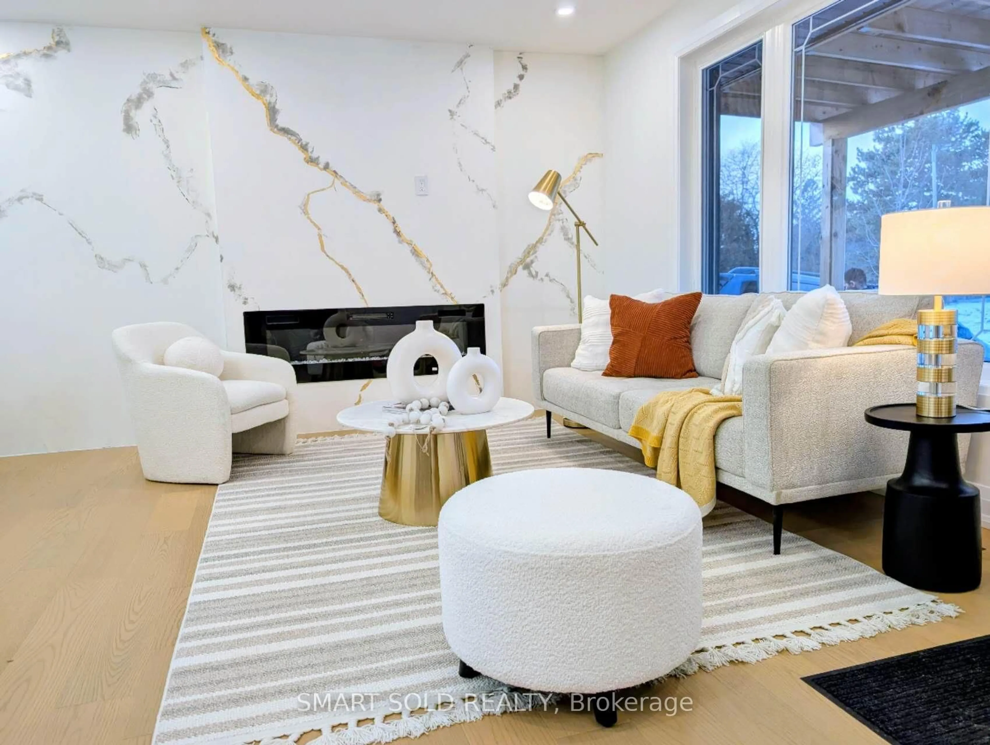 Living room with furniture, ceramic/tile floor for 38 Cresthaven Dr, Toronto Ontario M2H 1M1