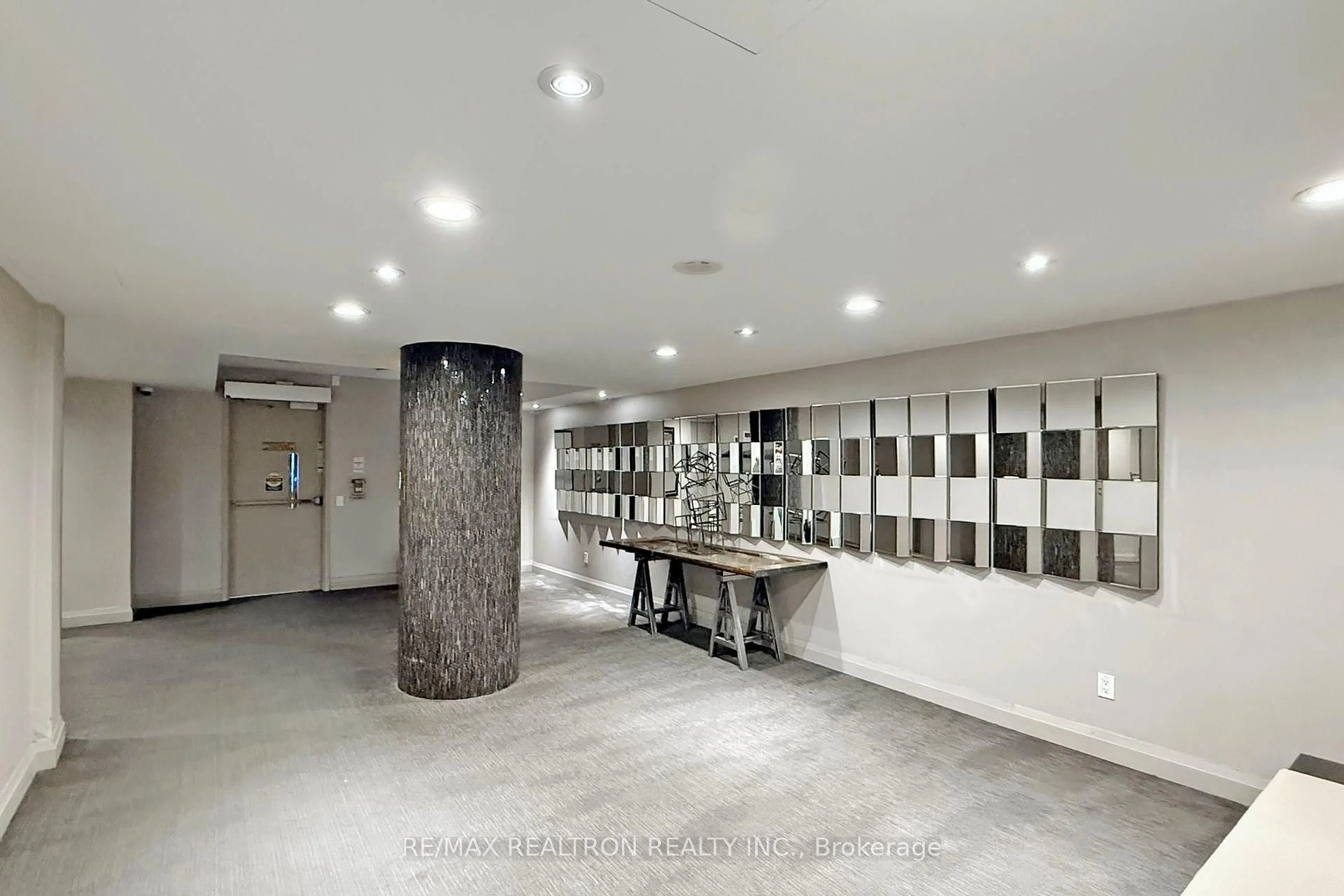 Indoor foyer for 75 East Liberty St #502, Toronto Ontario M6K 3R3