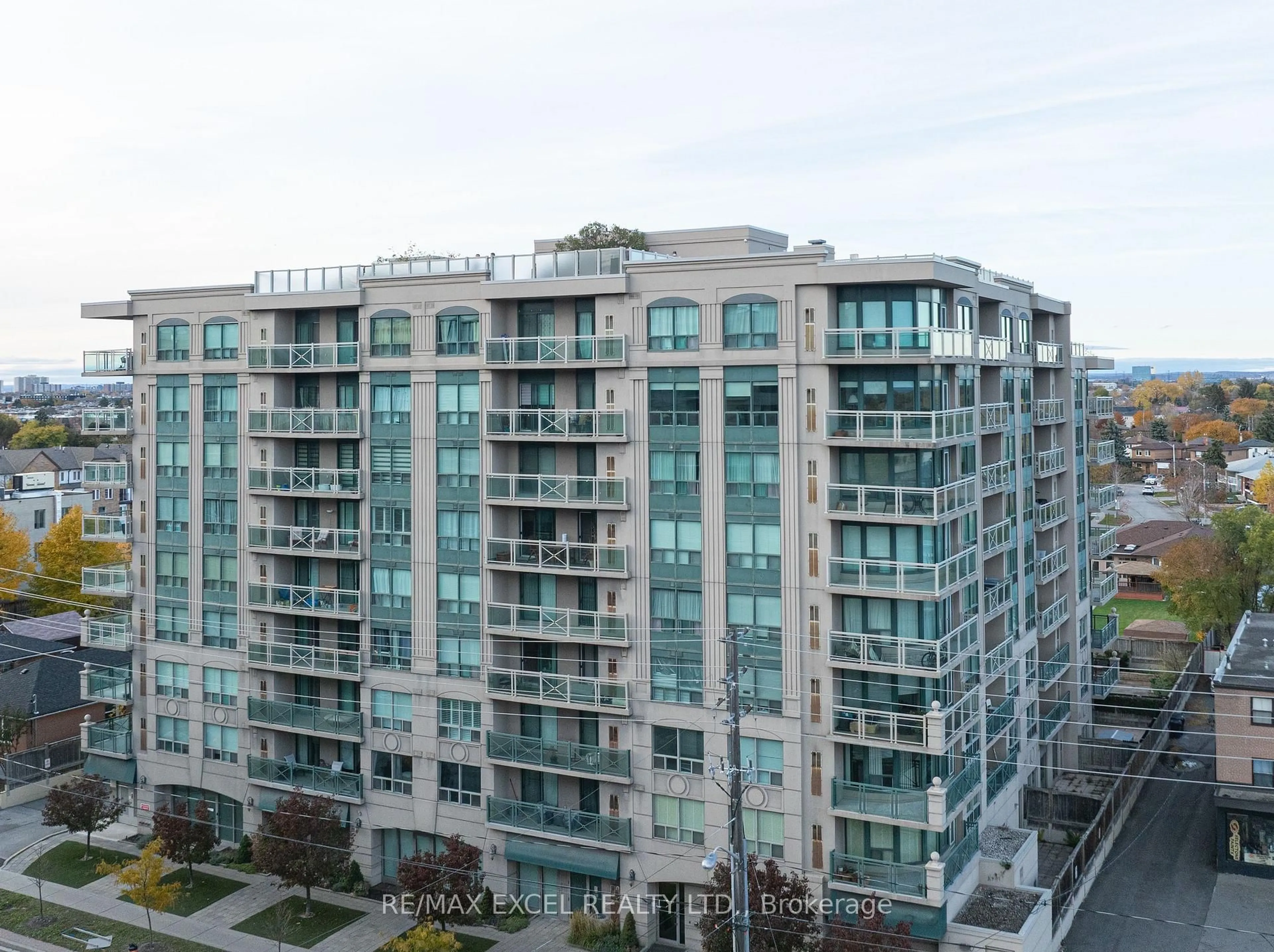 A pic from outside/outdoor area/front of a property/back of a property/a pic from drone, city buildings view from balcony for 920 Sheppard Ave #711, Toronto Ontario M3H 0A2