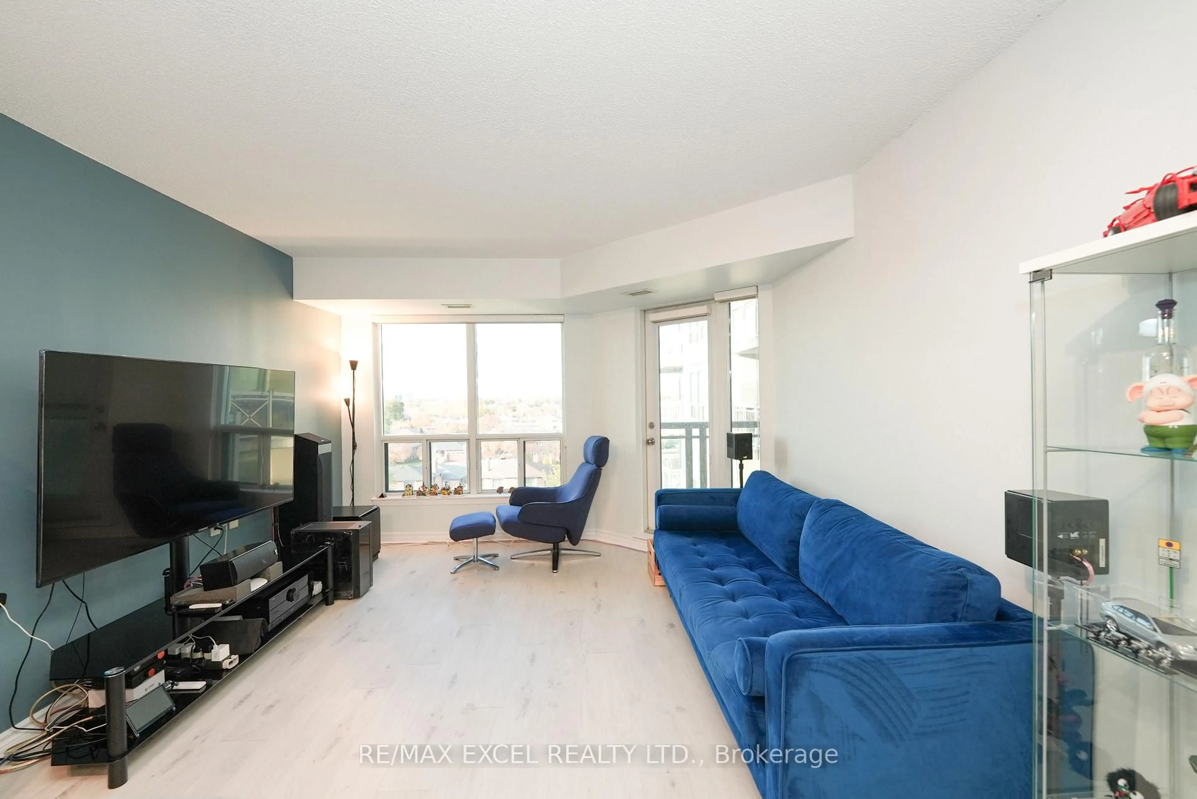 Living room with furniture, unknown for 920 Sheppard Ave #711, Toronto Ontario M3H 0A2
