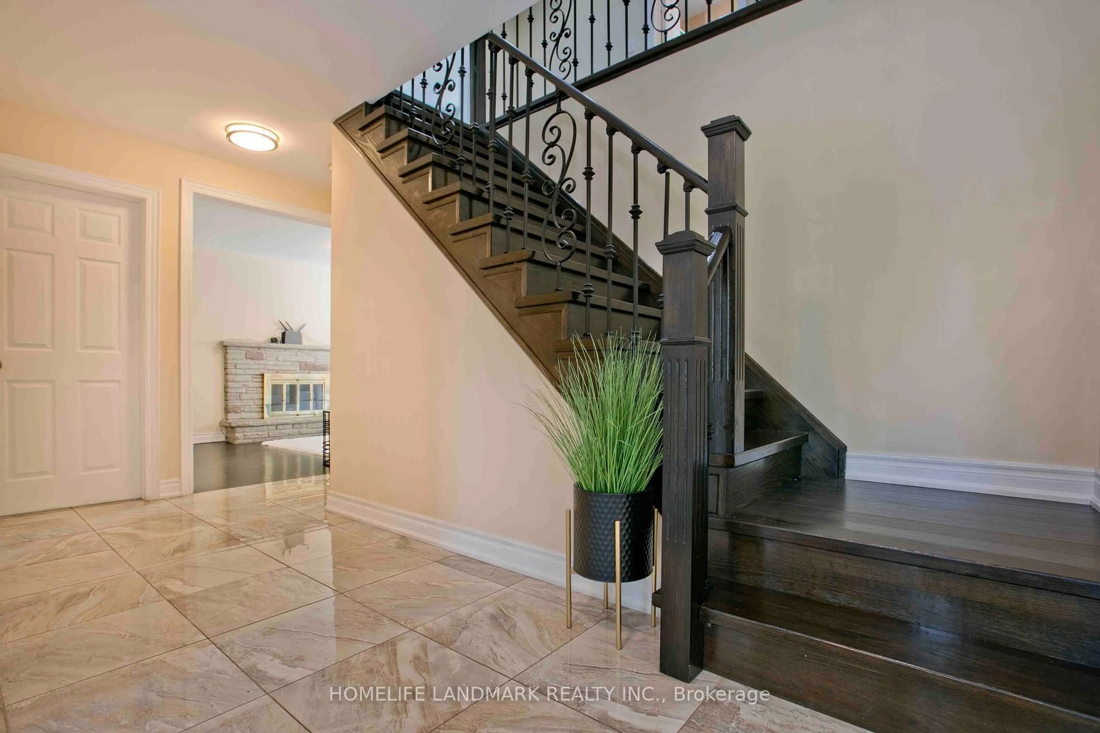 Stairs for 157 Pleasant View Dr, Toronto Ontario M2J 3R3