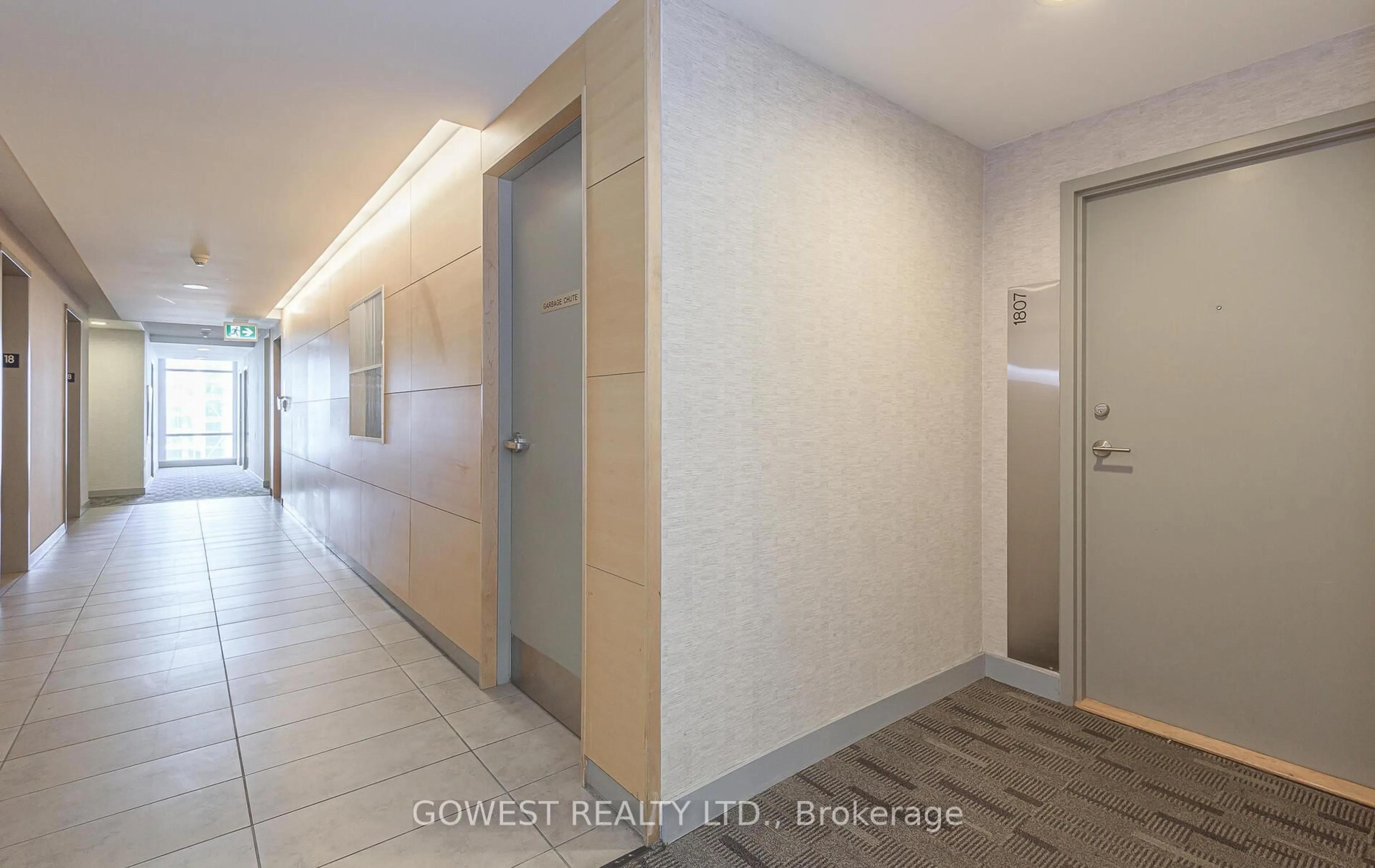 Indoor entryway for 4K Spadina Ave #1807, Toronto Ontario M5V 3Y9