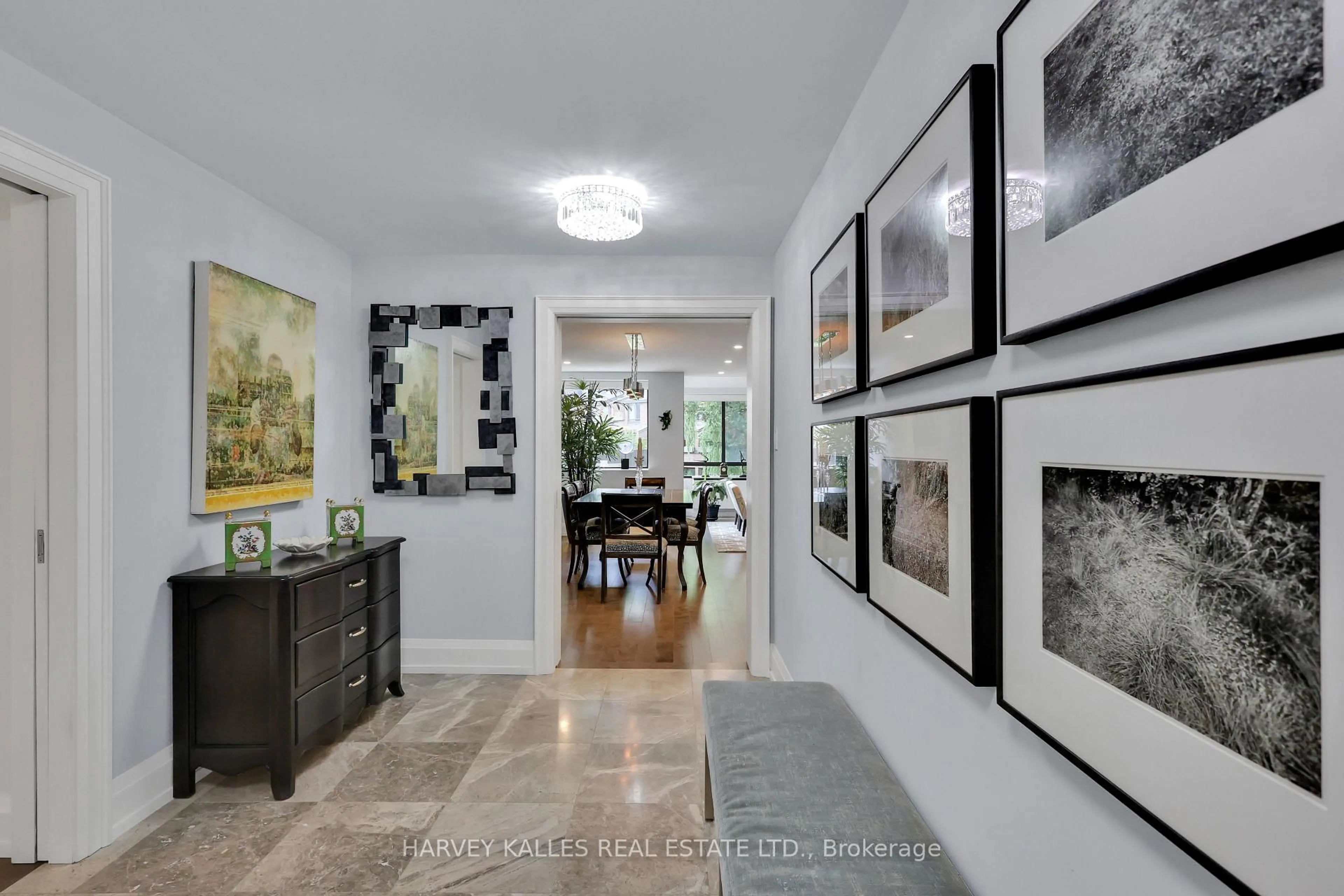 Indoor entryway for 40 Sylvan Valley Way #324-325, Toronto Ontario M5M 4M3