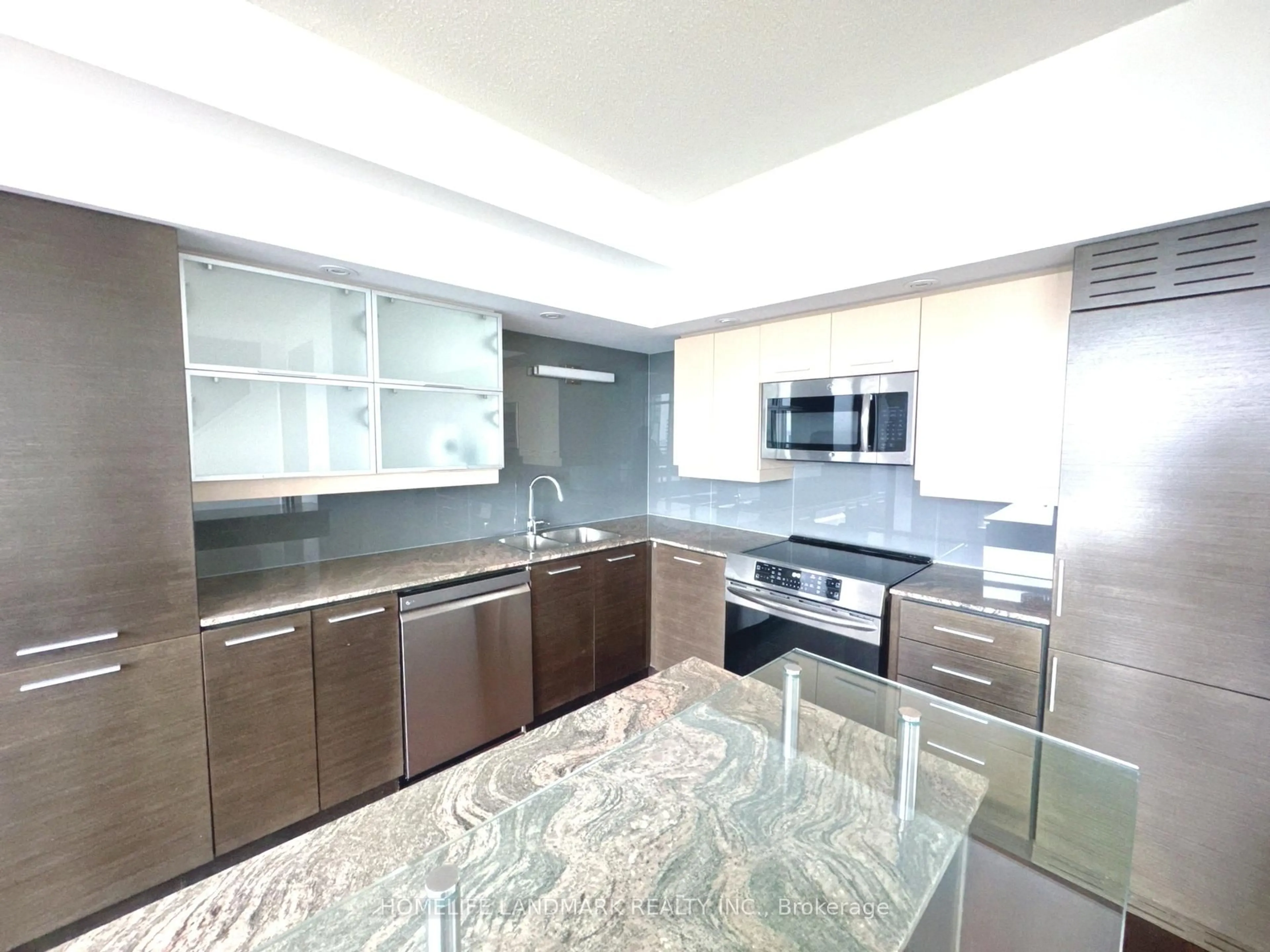 Unknown for 8 Telegram Mews #833, Toronto Ontario M5V 3Z5