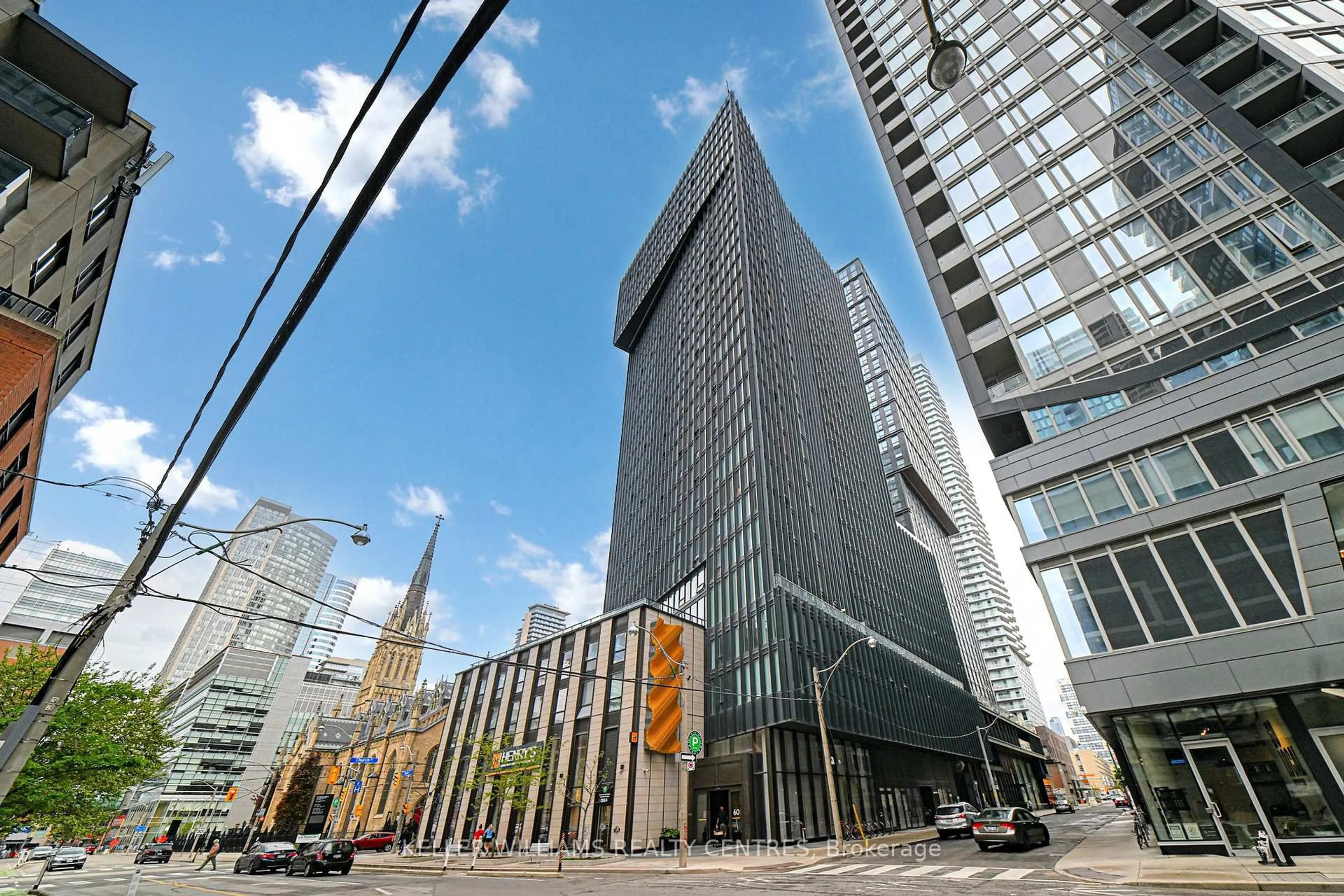 Patio, building for 60 Shuter St #2510, Toronto Ontario M5B 0B7