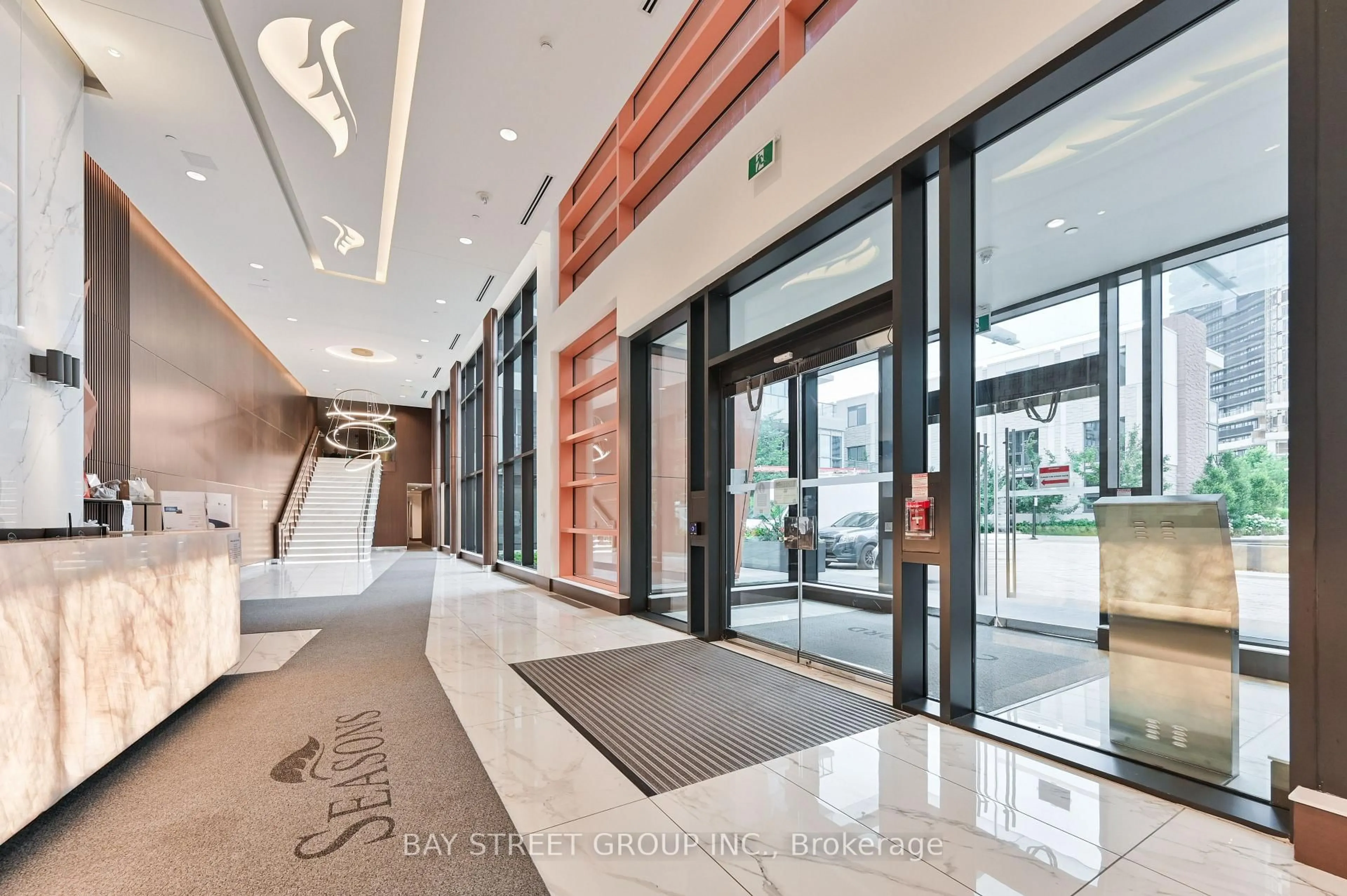 Indoor foyer for 85 McMahon Dr #Ph3808, Toronto Ontario M2K 0H1