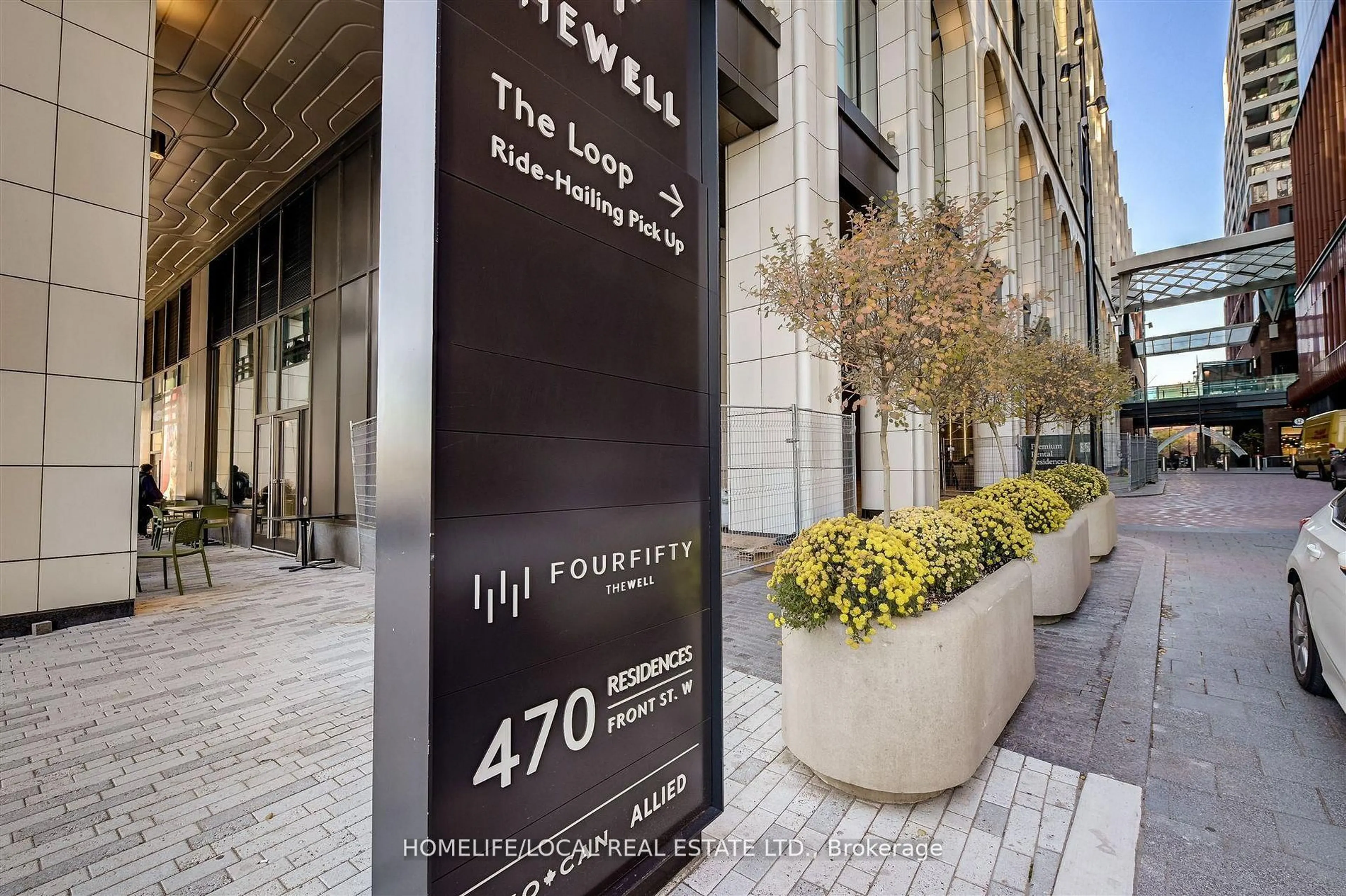Indoor foyer for 470 Front St ##1512, Toronto Ontario M5V 0V6