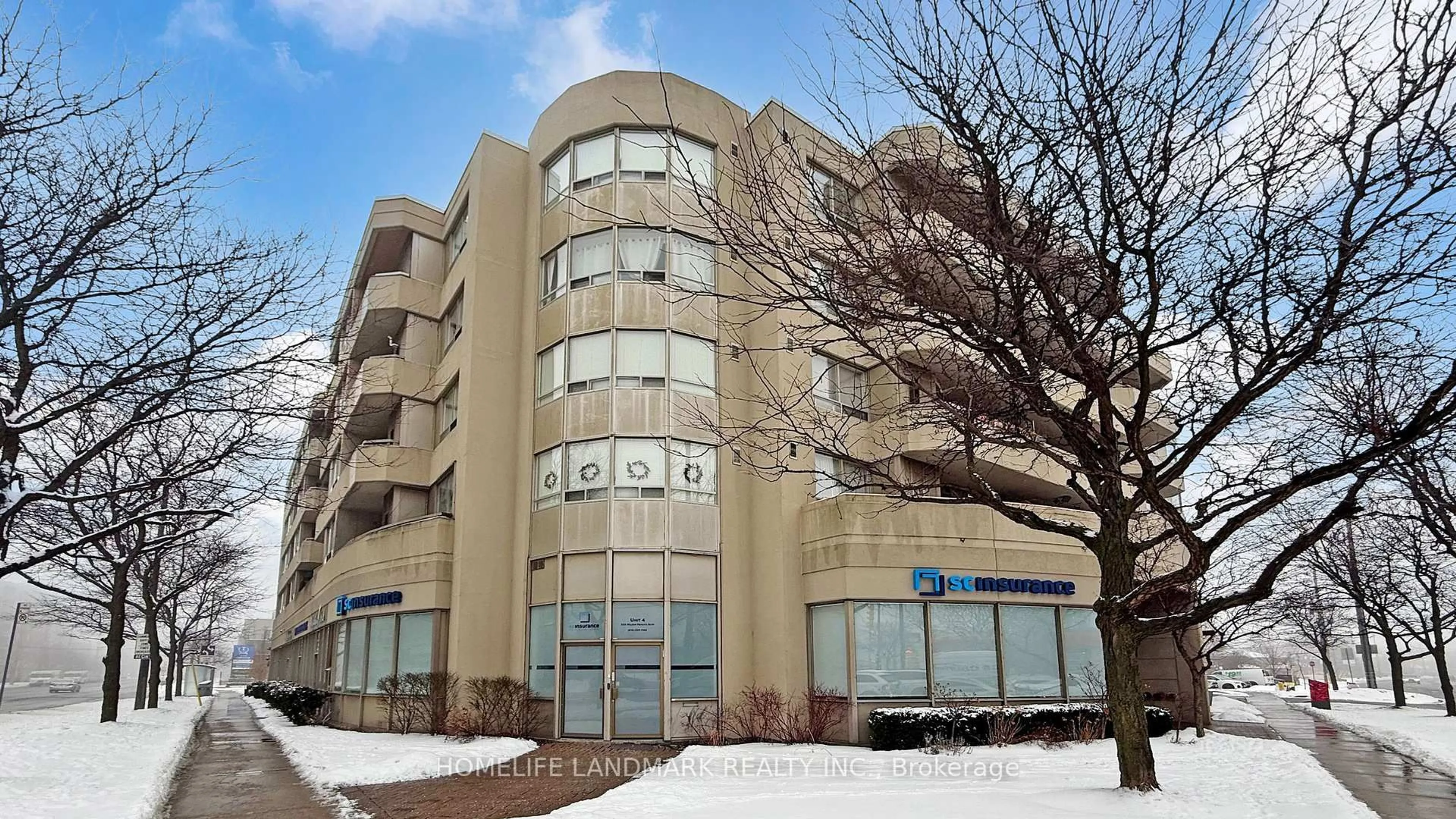 Indoor foyer for 555 Wilson Heights Blvd #301, Toronto Ontario M3H 6B5