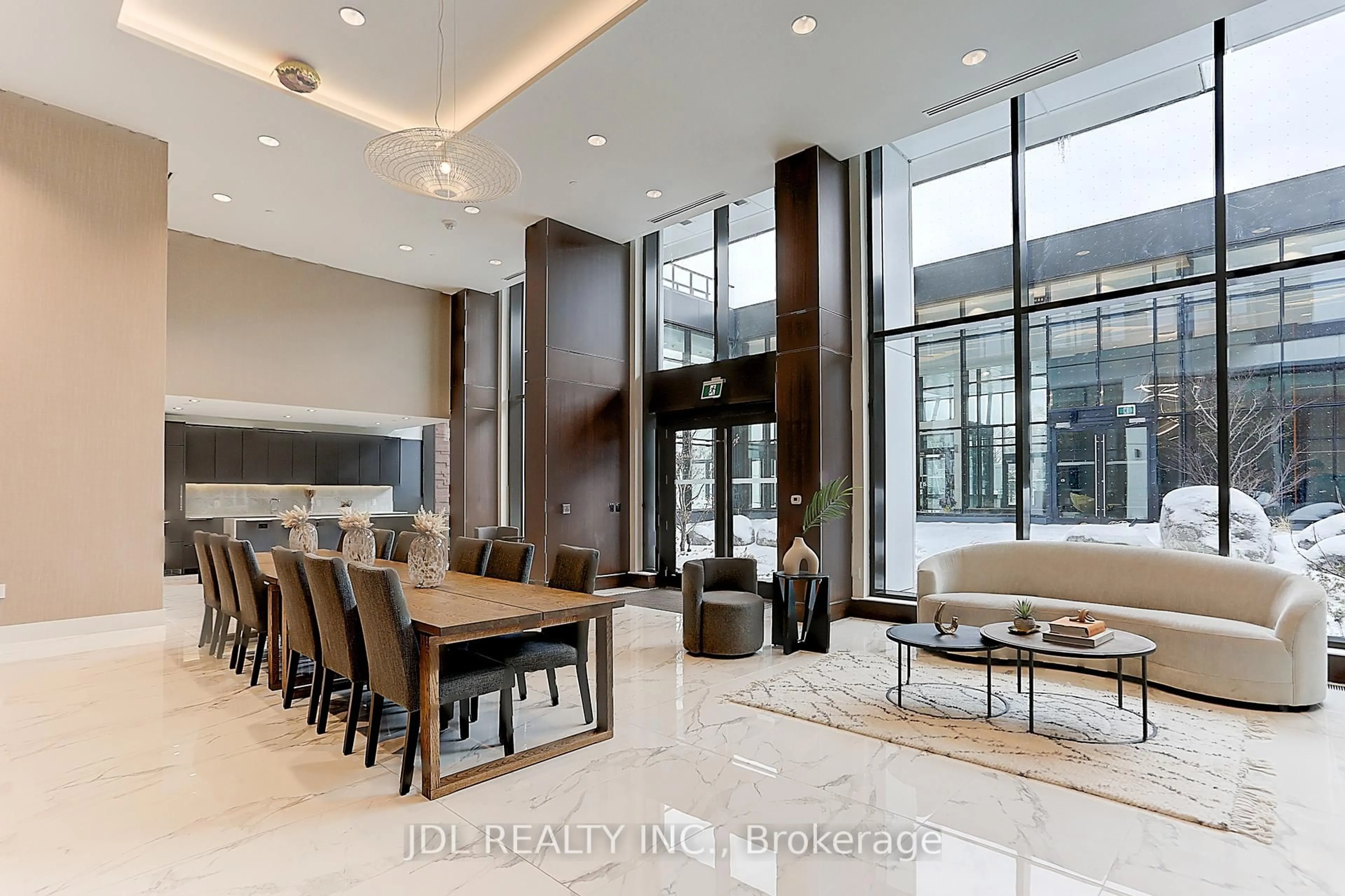 Indoor foyer for 95 Mcmahon Dr #1607, Toronto Ontario M2K 0E4