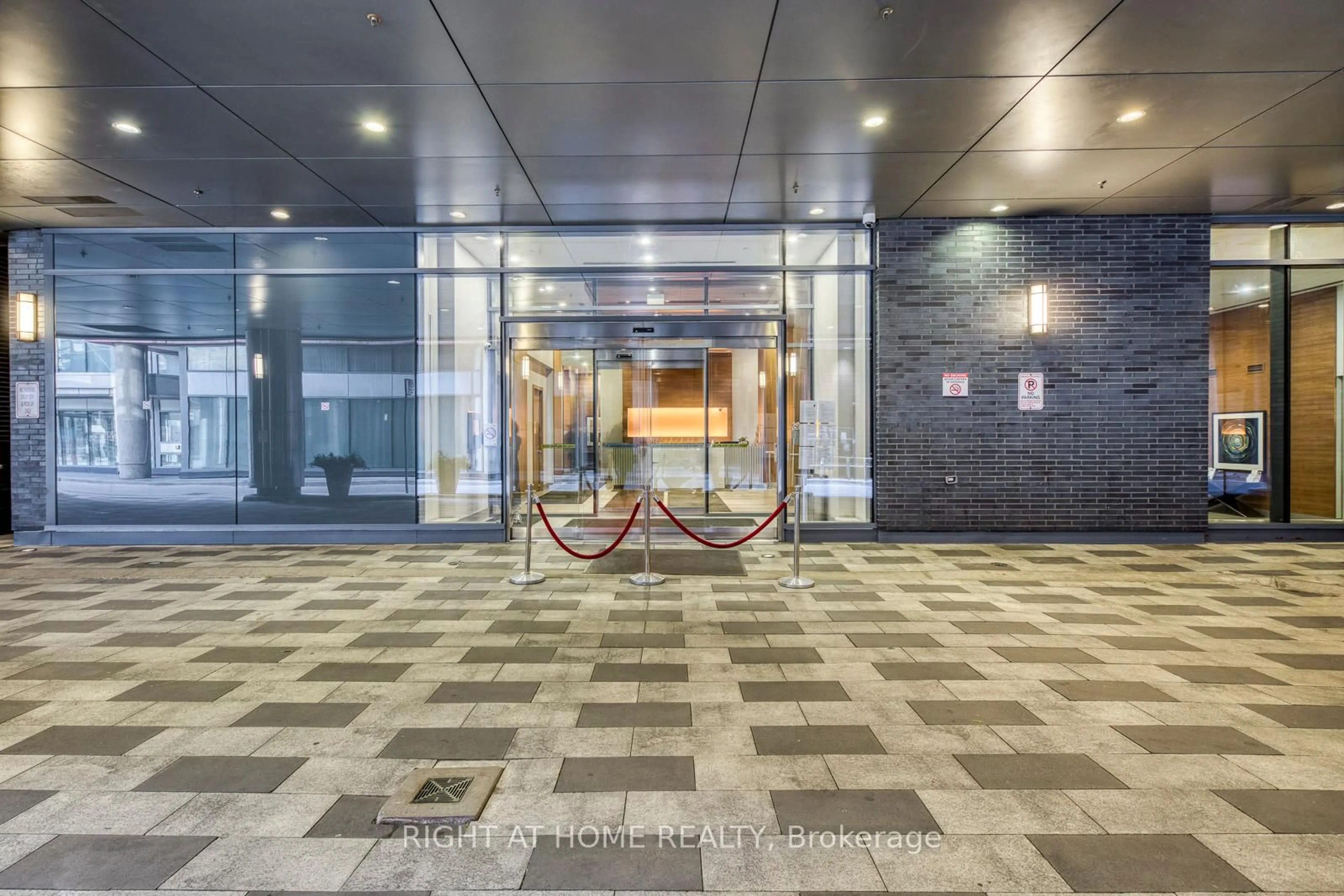 Indoor foyer for 295 Adelaide St #314, Toronto Ontario M5V 0L4