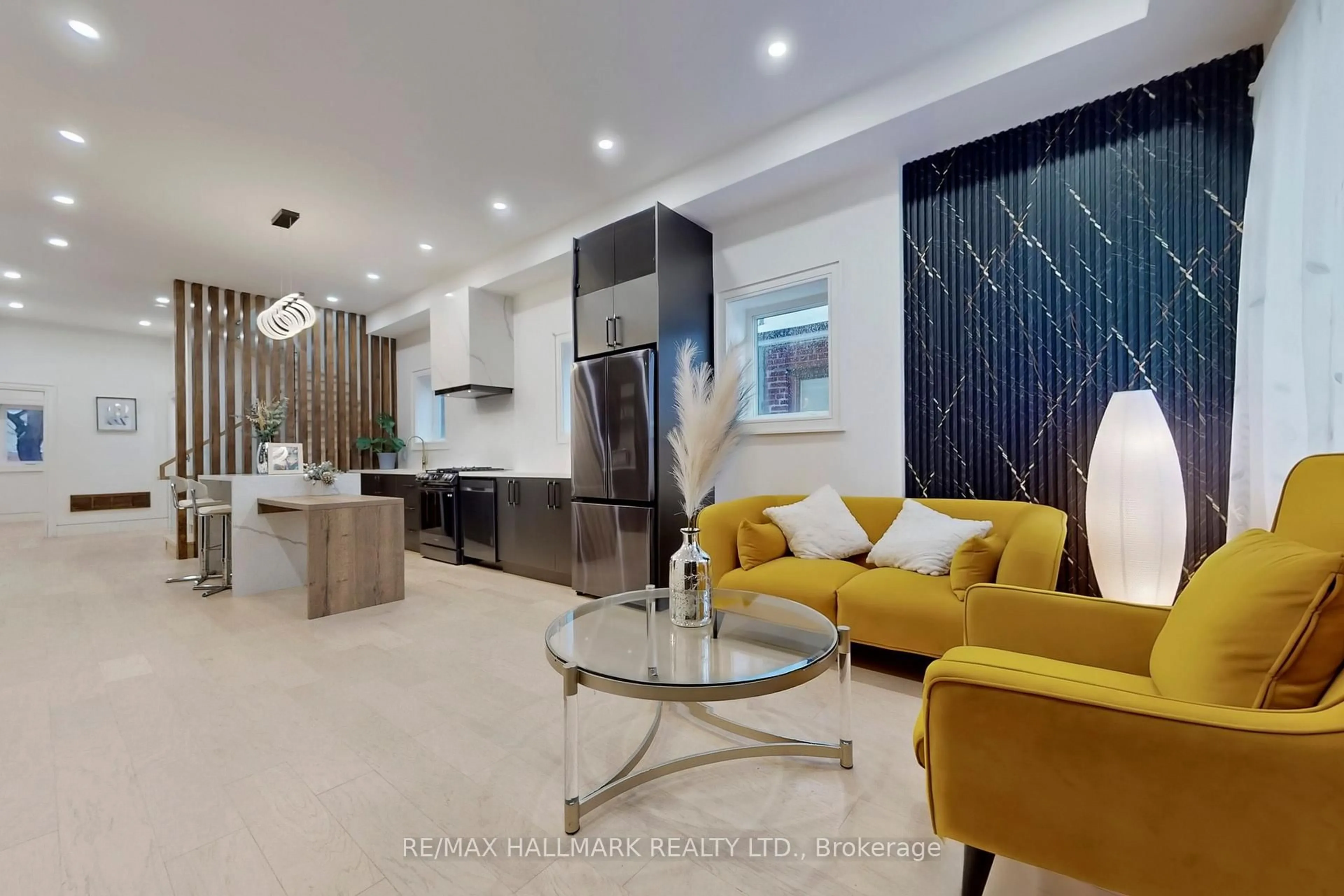 Unknown for 16 Mulberry Cres, Toronto Ontario M6C 1N5