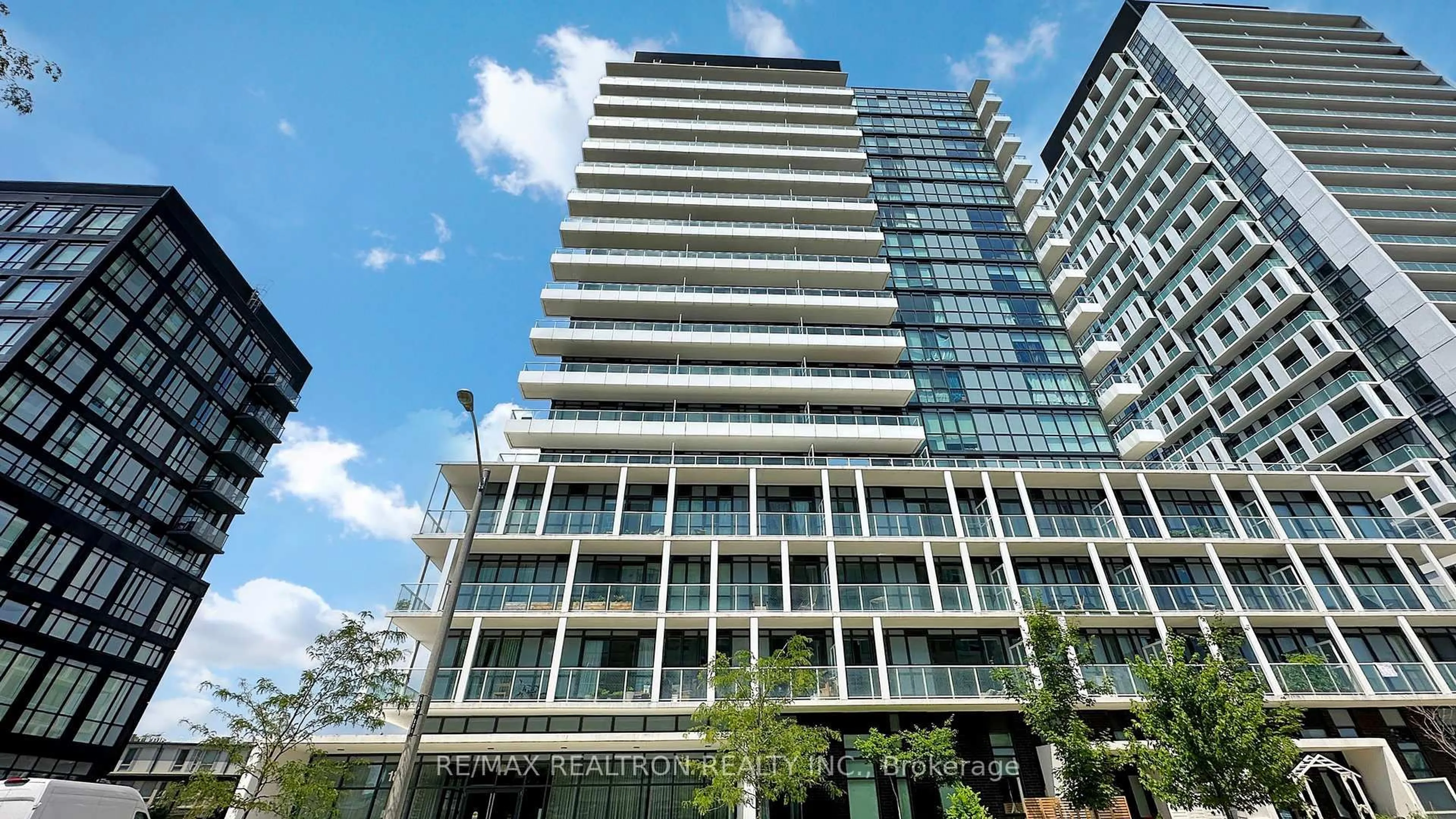 Indoor foyer for 180 Fairview Mall Dr #1605, Toronto Ontario M2J 4T1