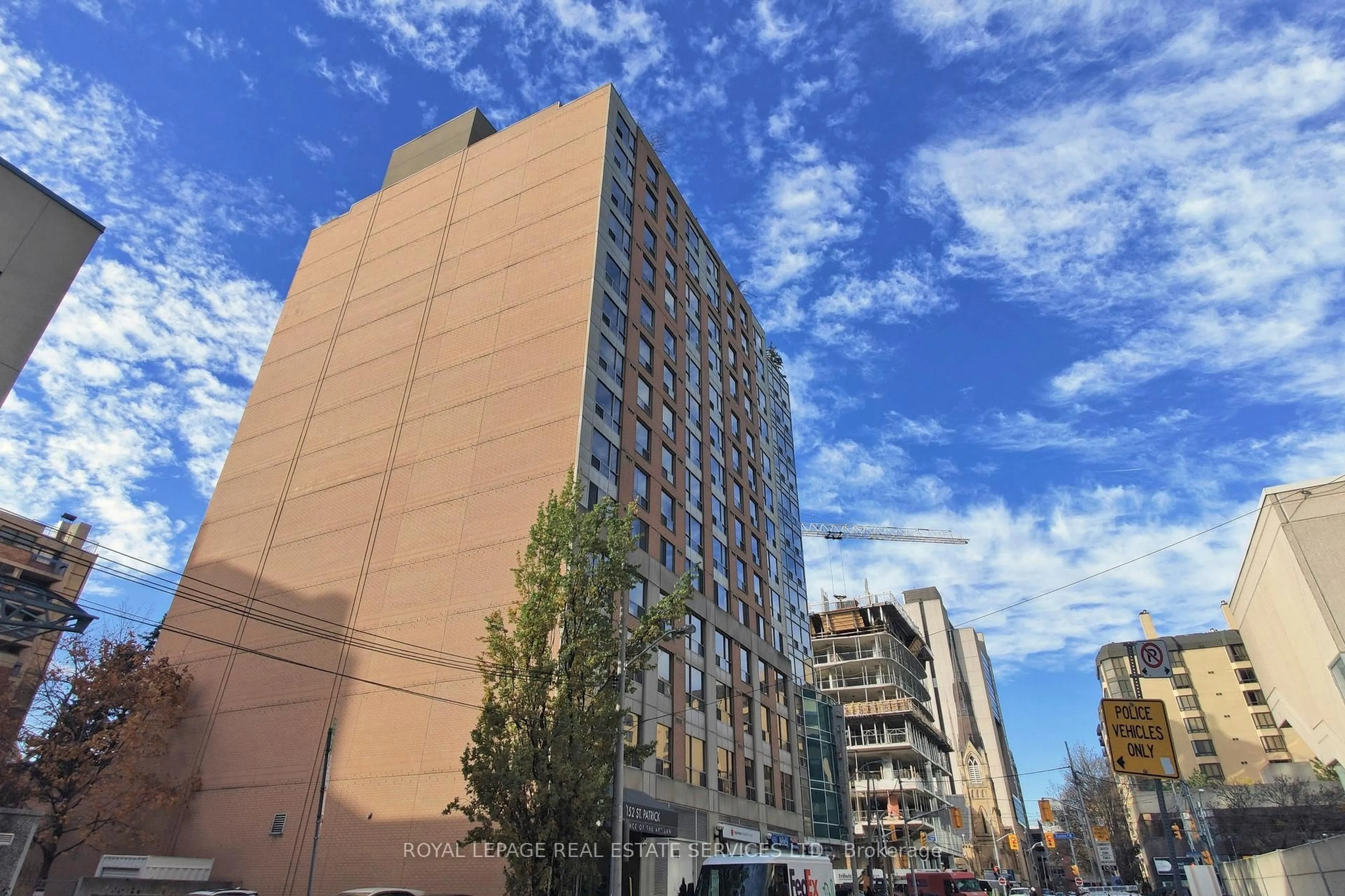 Unknown for 152 St Patrick St #901, Toronto Ontario M5T 3J9