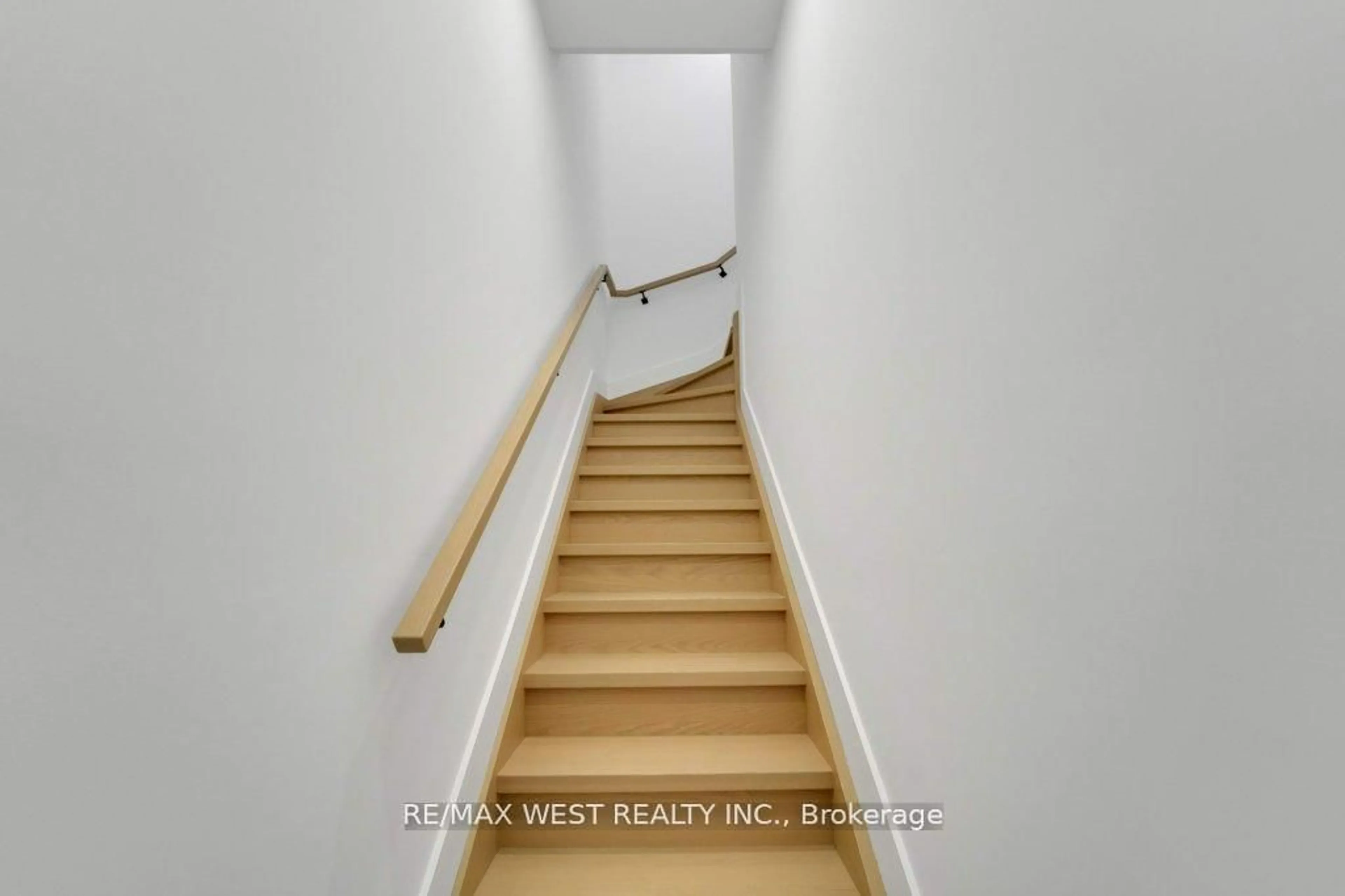 Stairs for 661 Winona Dr, Toronto Ontario M6C 3V6