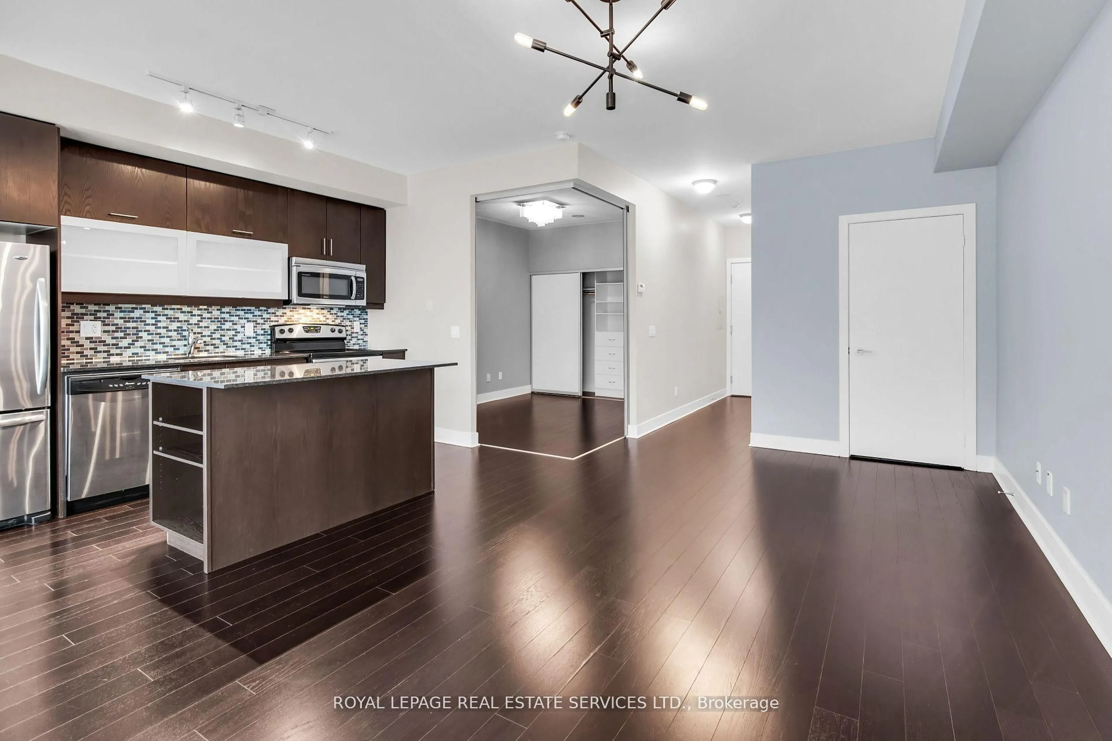 Open concept kitchen, unknown for 90 Stadium Rd #330, Toronto Ontario M5V 3W5