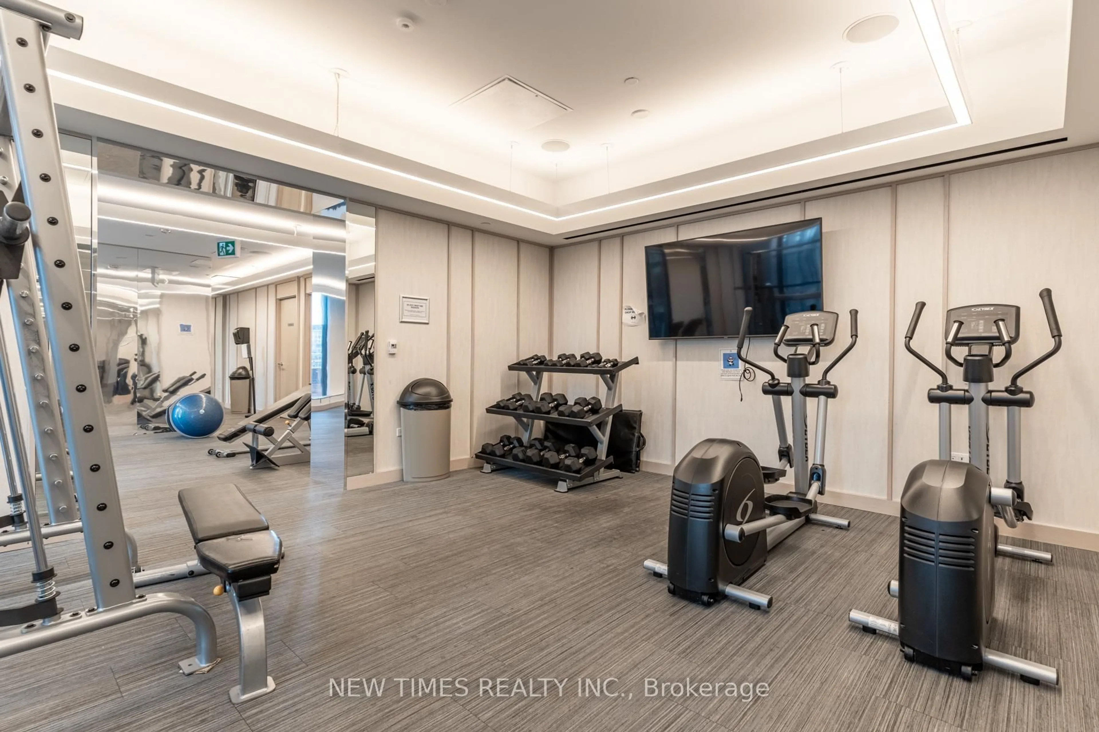 Gym or fitness room for 125 Blue Jays Way #2102, Toronto Ontario M5V 0N5