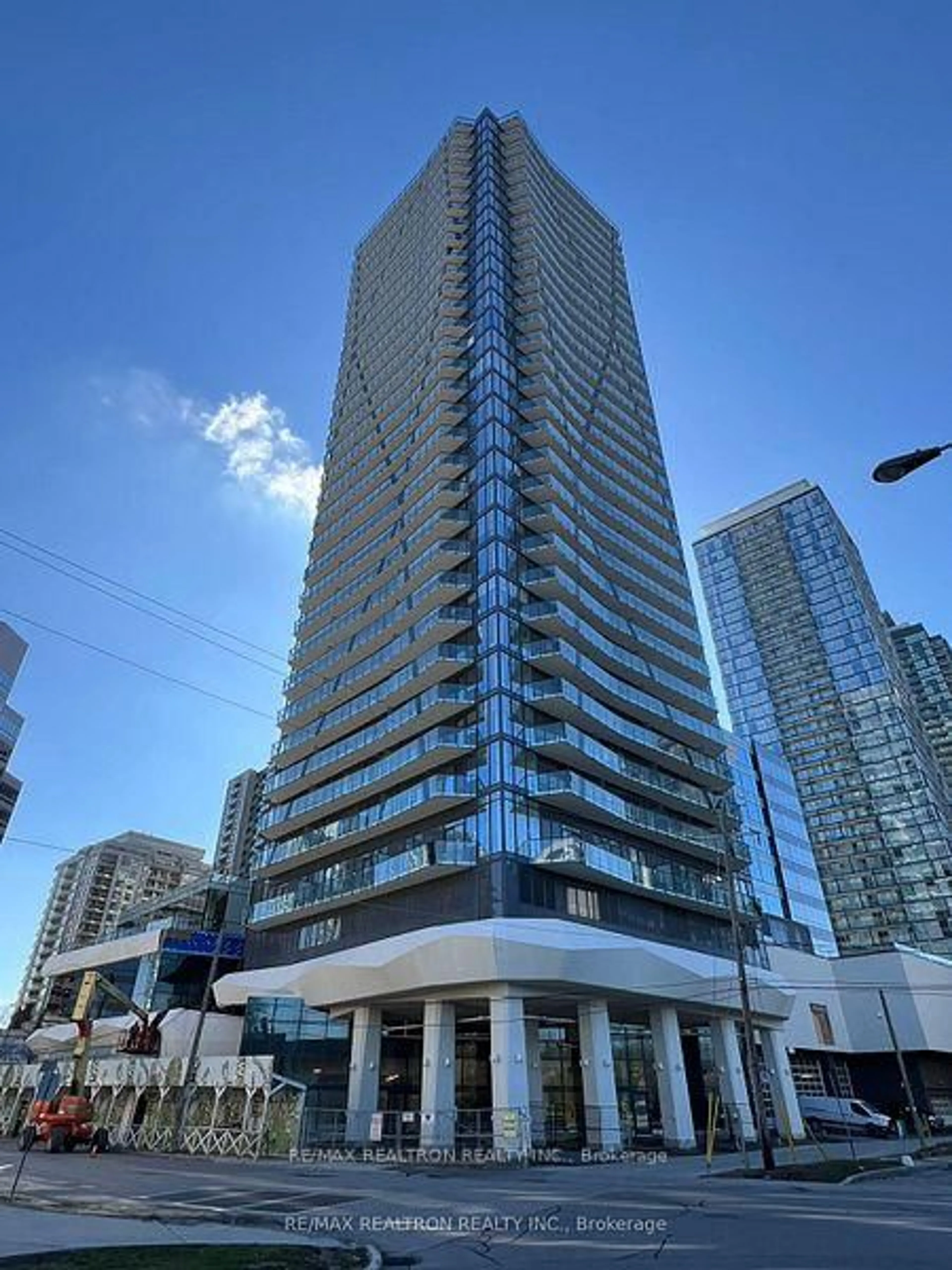 Indoor foyer for 15 Ellerslie Ave #2611, Toronto Ontario M2N 0L7