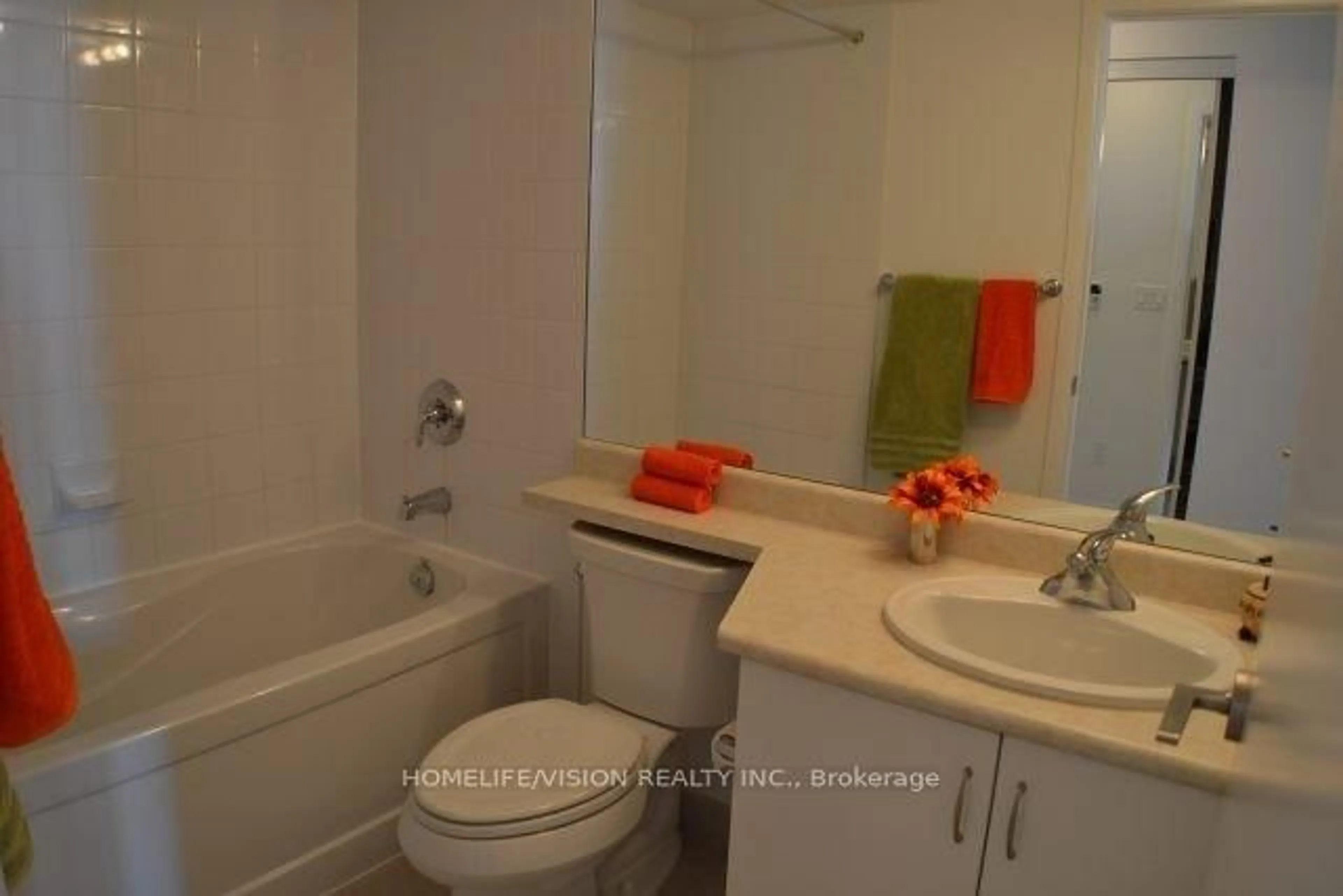 Standard bathroom, unknown for 209 Fort York Blvd #1258, Toronto Ontario M5V 4A1