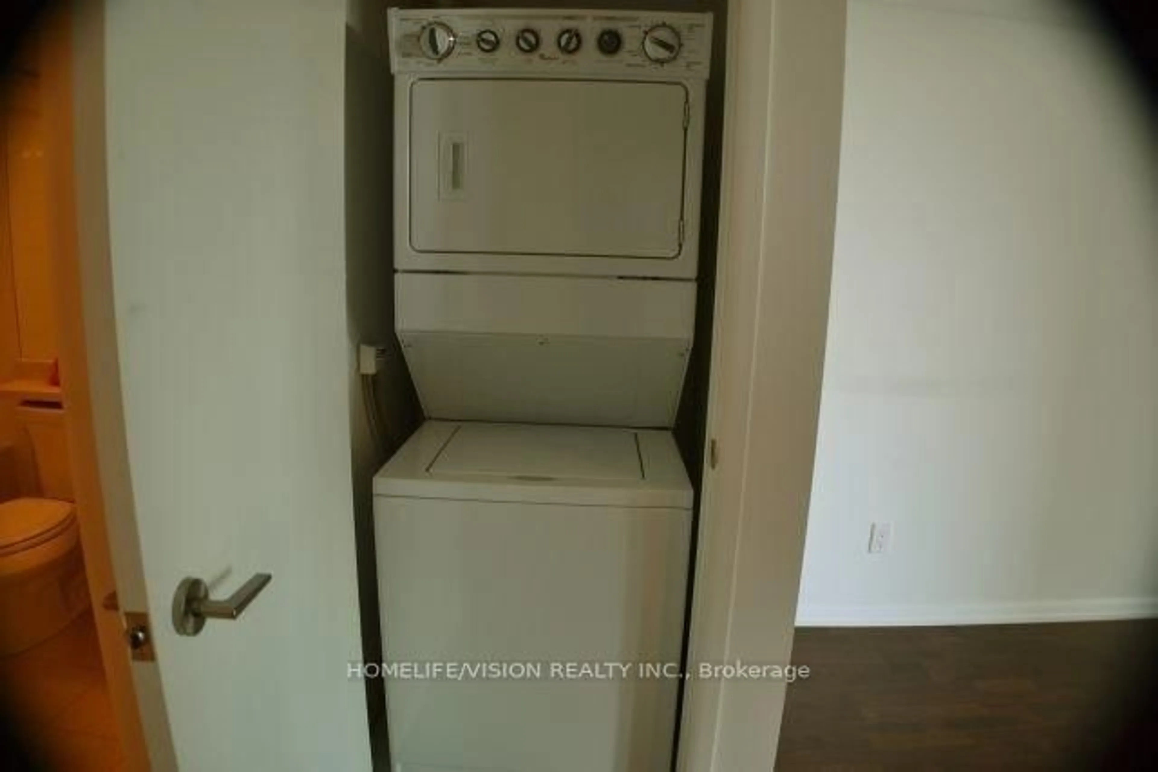 Laundry room for 209 Fort York Blvd #1258, Toronto Ontario M5V 4A1