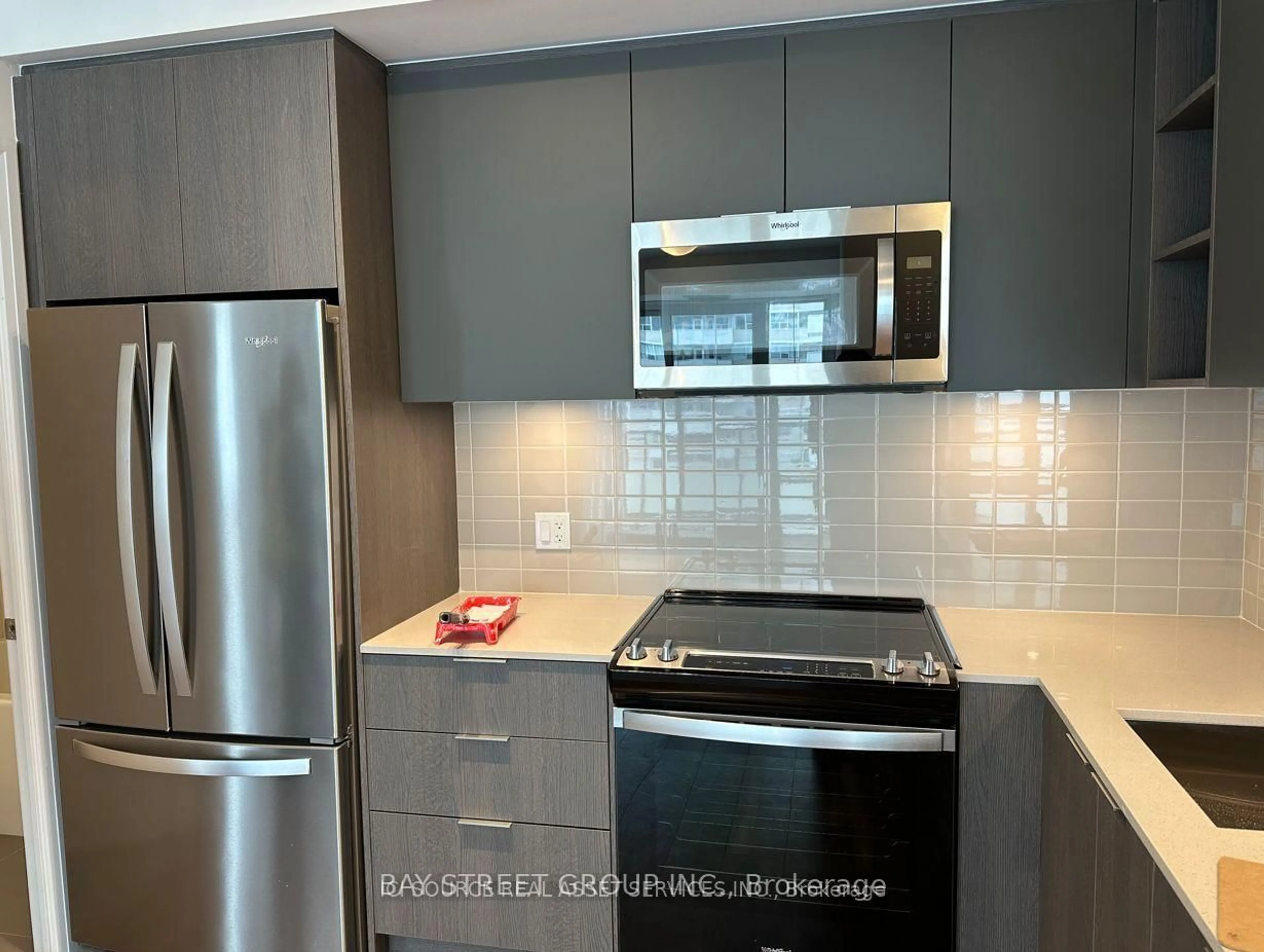 Standard kitchen, unknown for 50 Dunfield Ave #1520, Toronto Ontario M4S 0E4