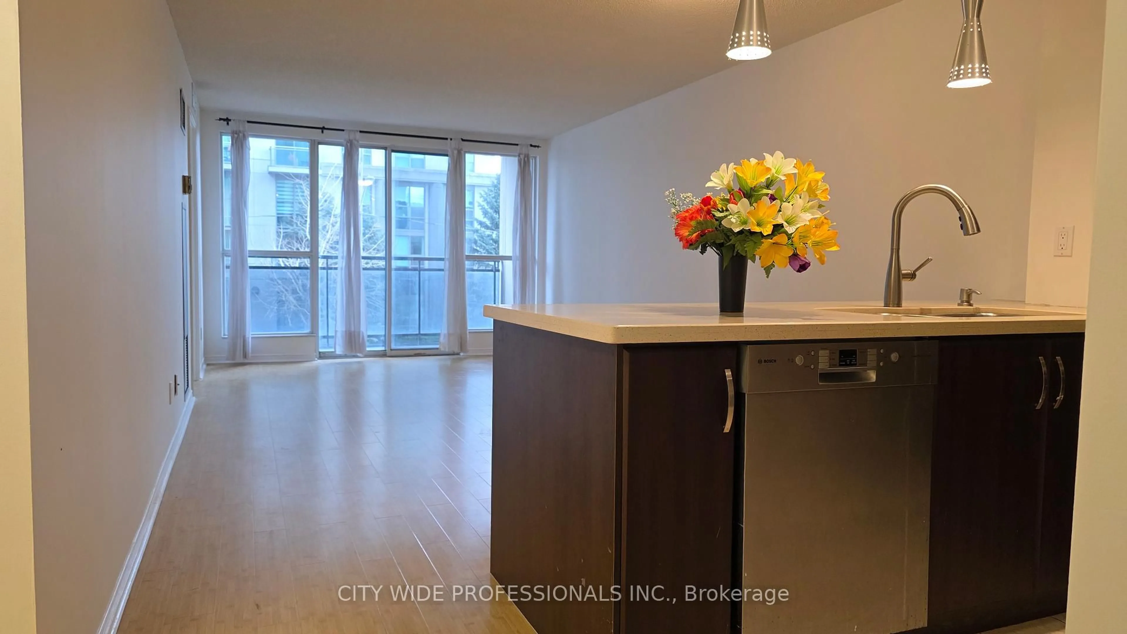 Unknown for 28 Hollywood Ave #202, Toronto Ontario M2N 6S4