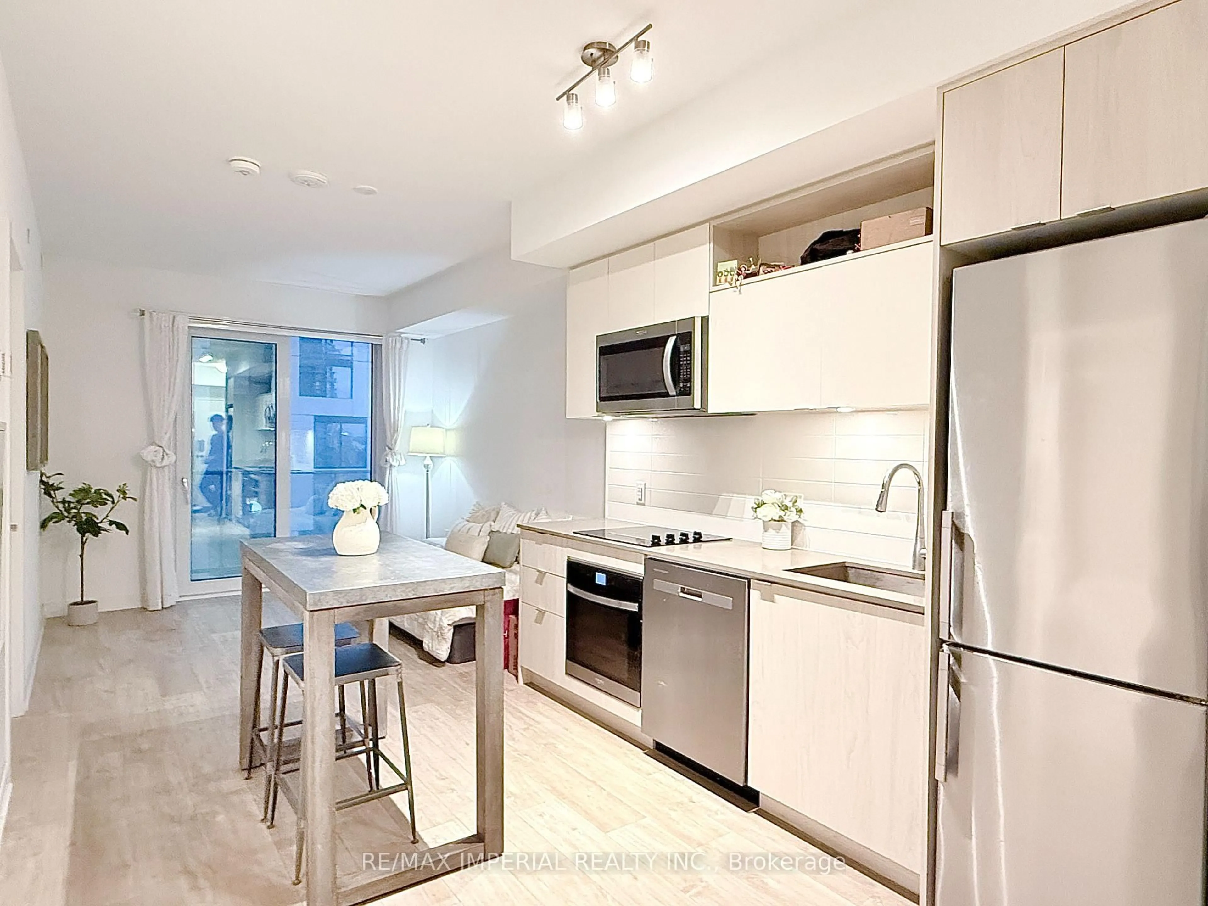 Open concept kitchen, unknown for 100 Dalhousie St #1612, Toronto Ontario M5B 0C7