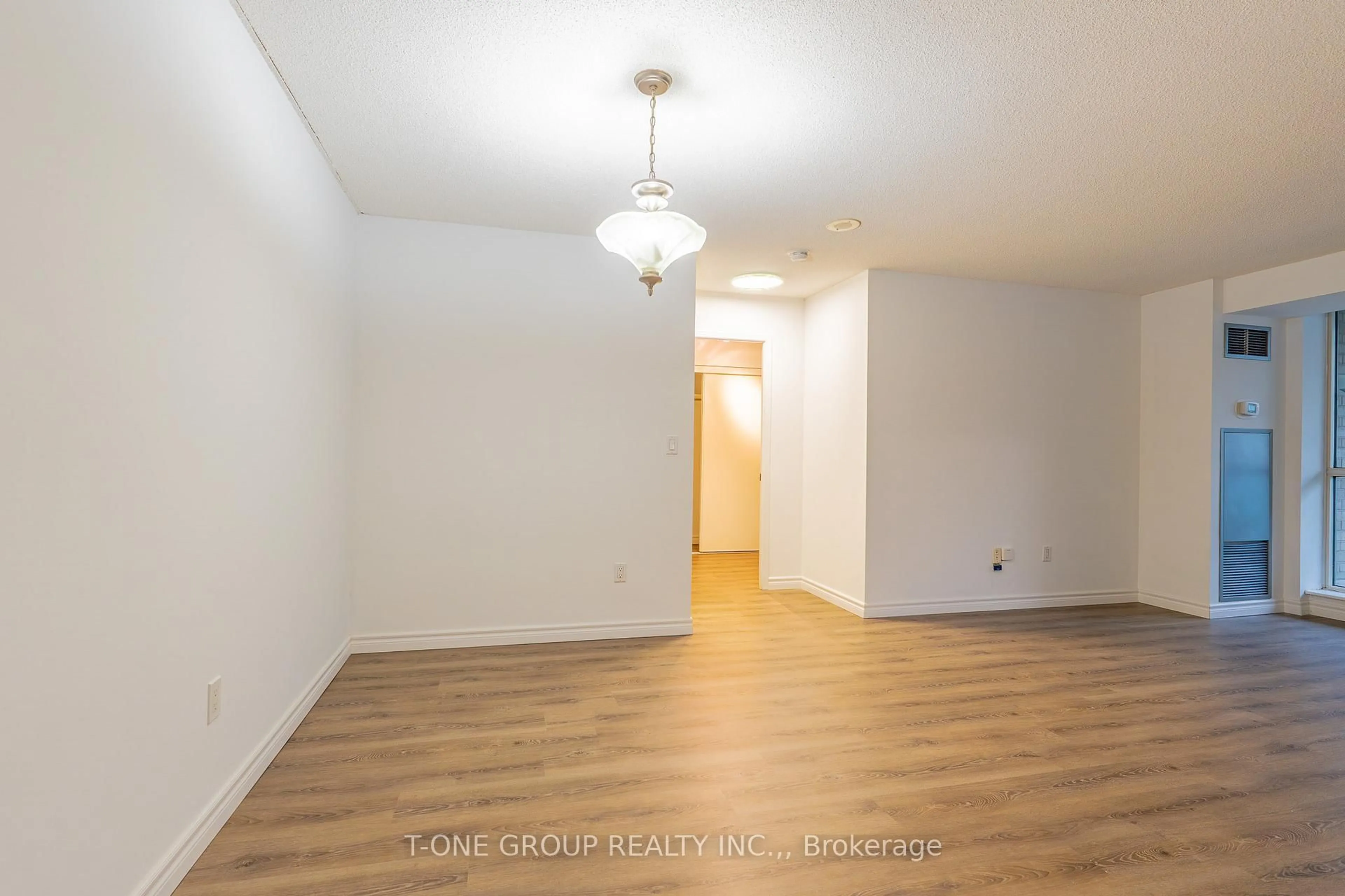 A pic of a room for 29 Pemberton Ave #605, Toronto Ontario M2M 4L5