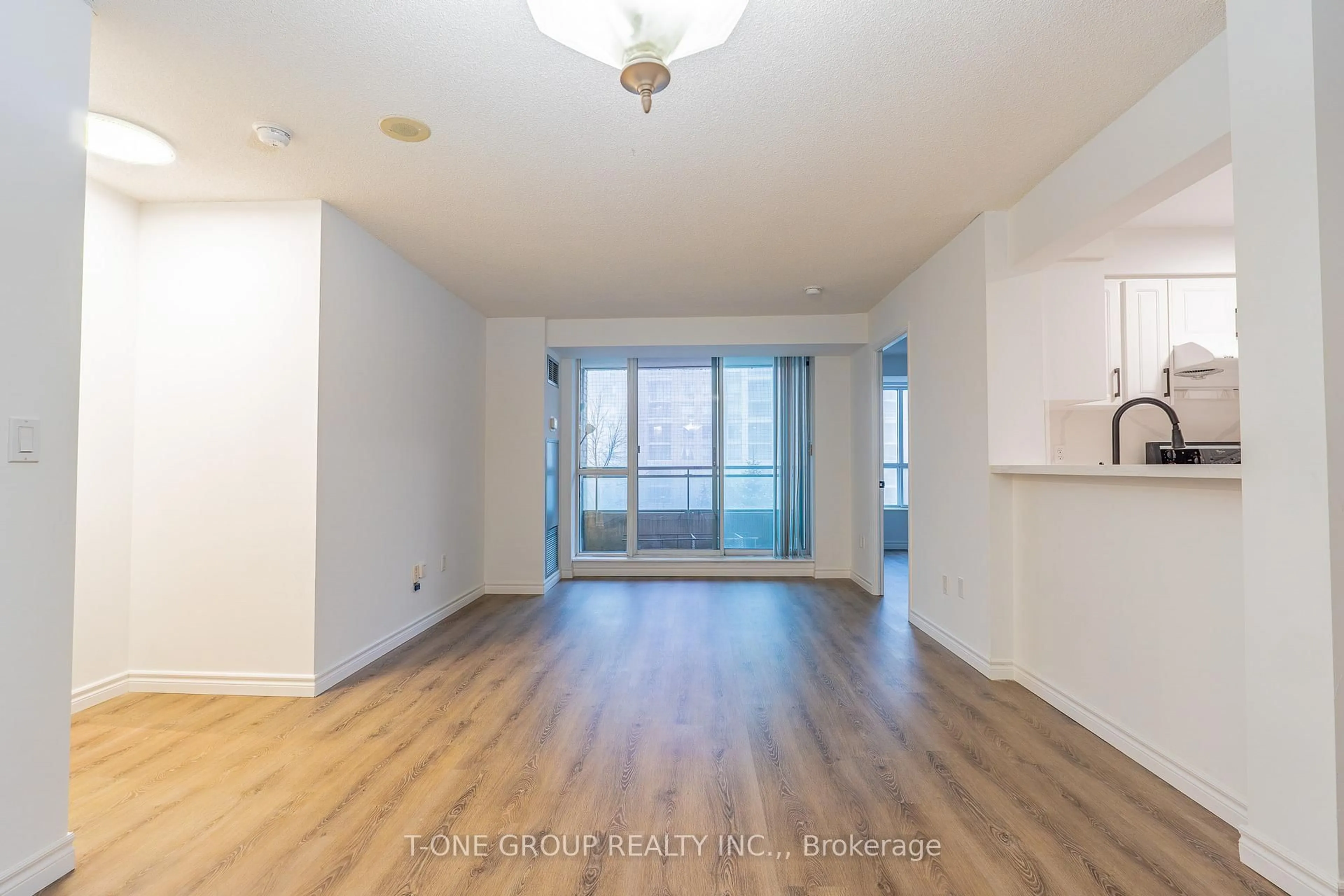 A pic of a room for 29 Pemberton Ave #605, Toronto Ontario M2M 4L5