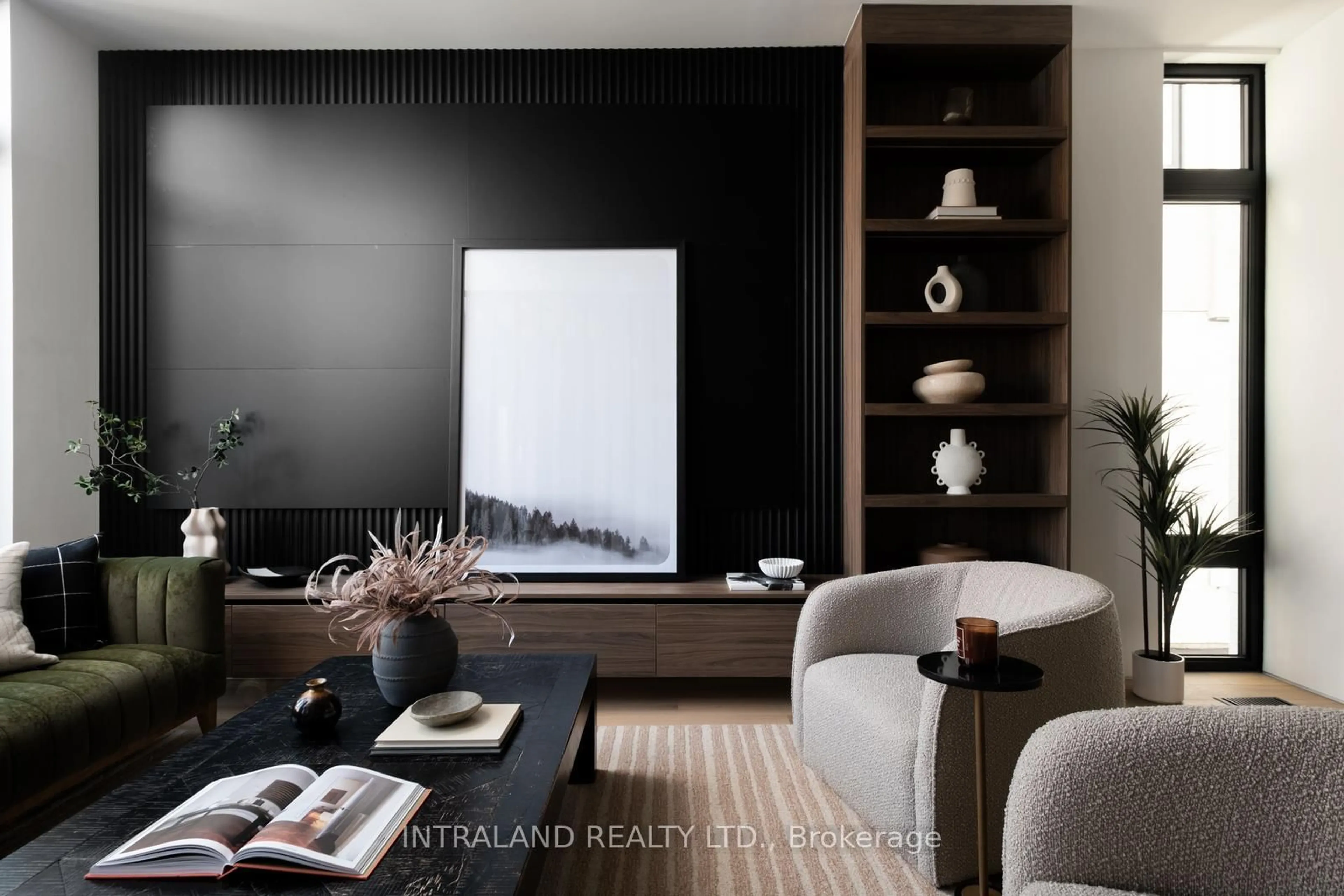 Living room with furniture, unknown for 741 Richmond St, Toronto Ontario M6J 1C4