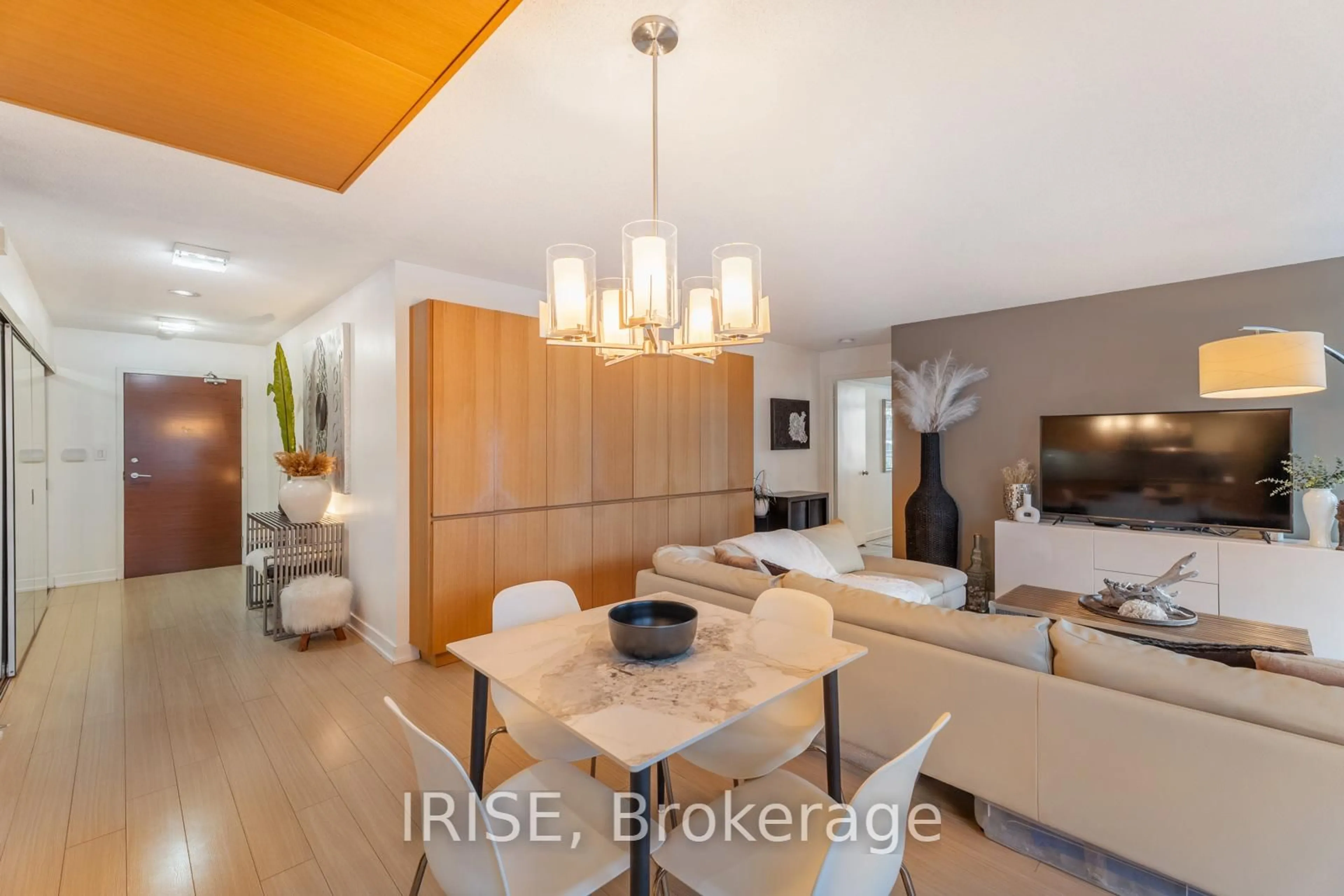 Open concept kitchen, ceramic/tile floor for 10 Capreol Crt #949, Toronto Ontario M5V 4B3