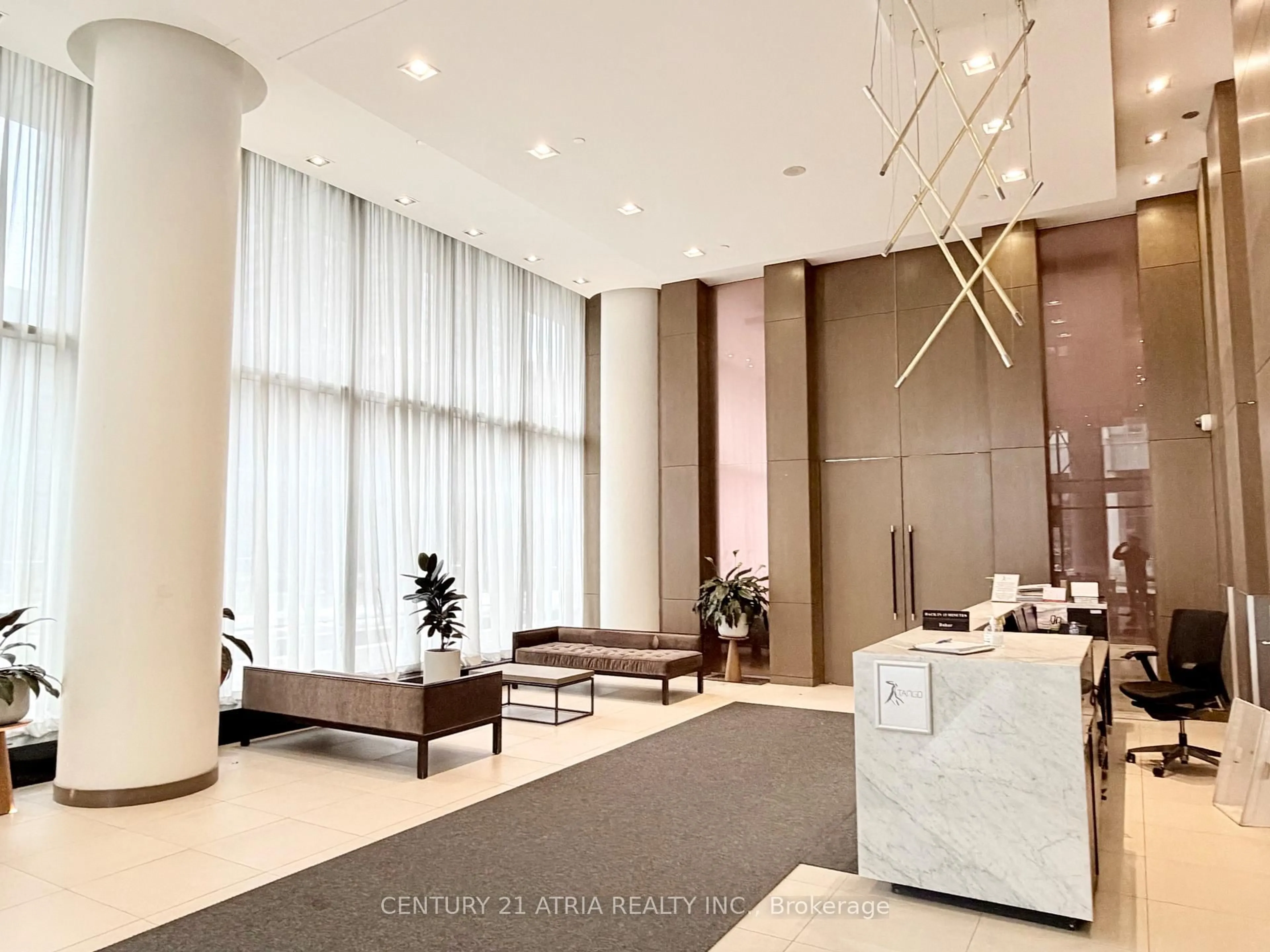 Lobby for 121 McMahon Dr, Toronto Ontario M2K 0C1