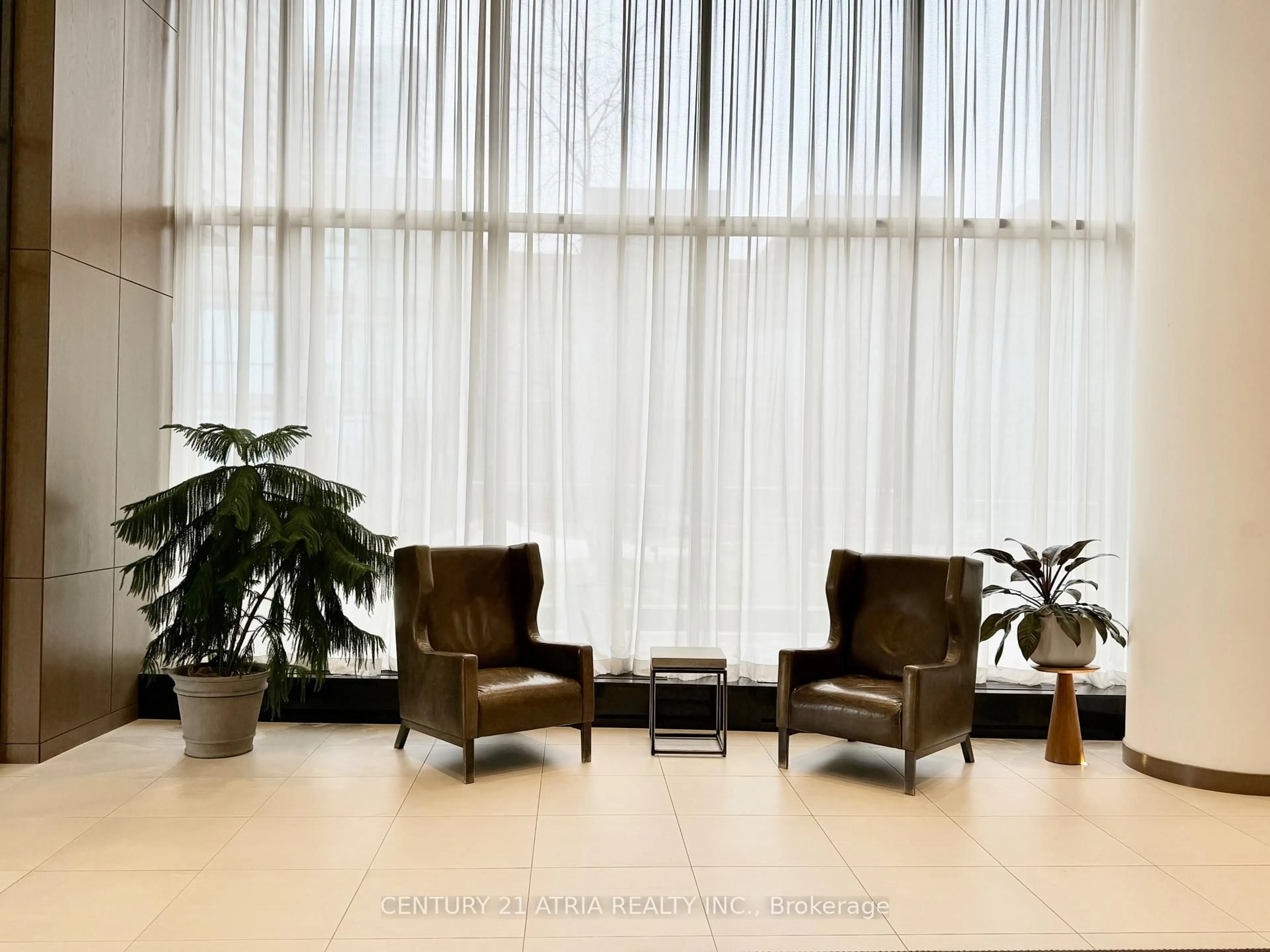 Lobby for 121 McMahon Dr, Toronto Ontario M2K 0C1