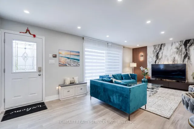 2 Lesgay Cres, Toronto 5
