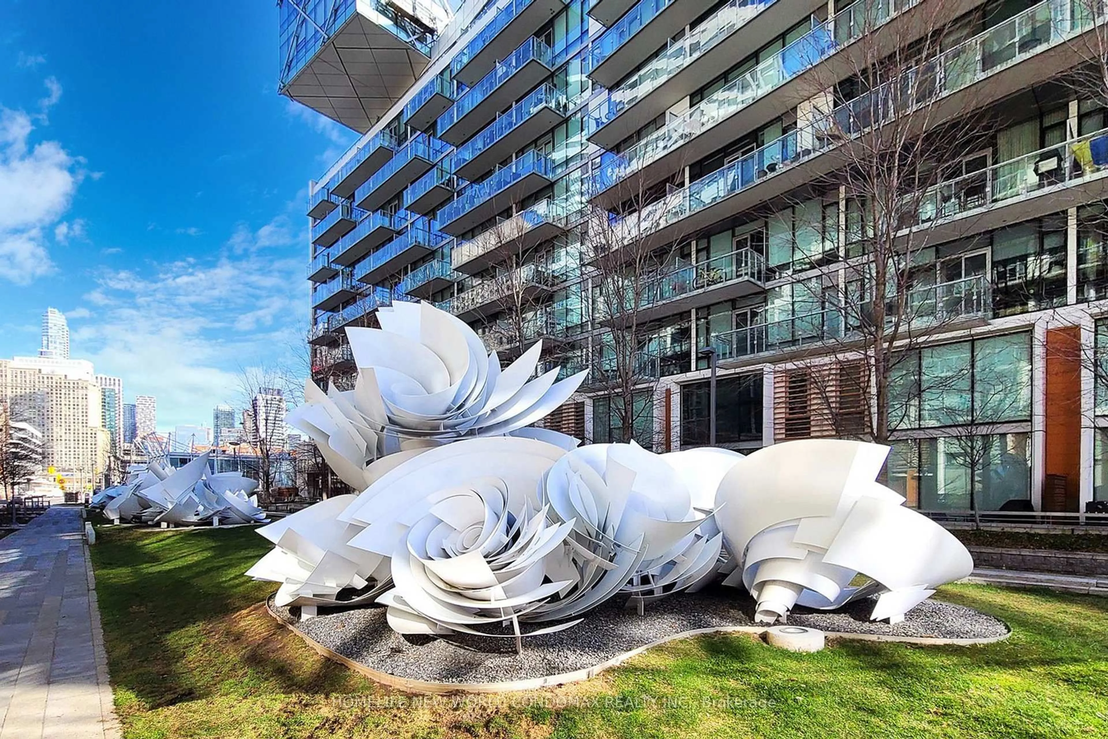 Patio, building for 15 Queens Quay #1201, Toronto Ontario M5E 0A4