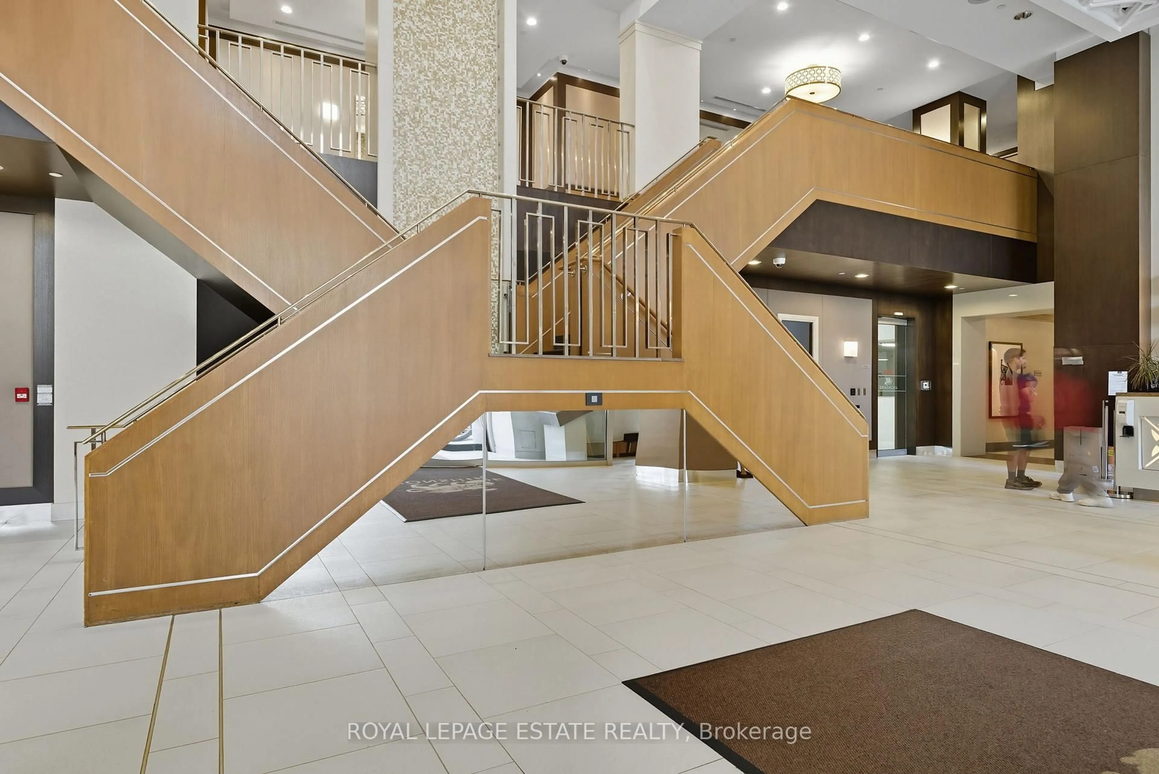Indoor foyer for 100 Harrison Garden Blvd #1808, Toronto Ontario M2N 0C2