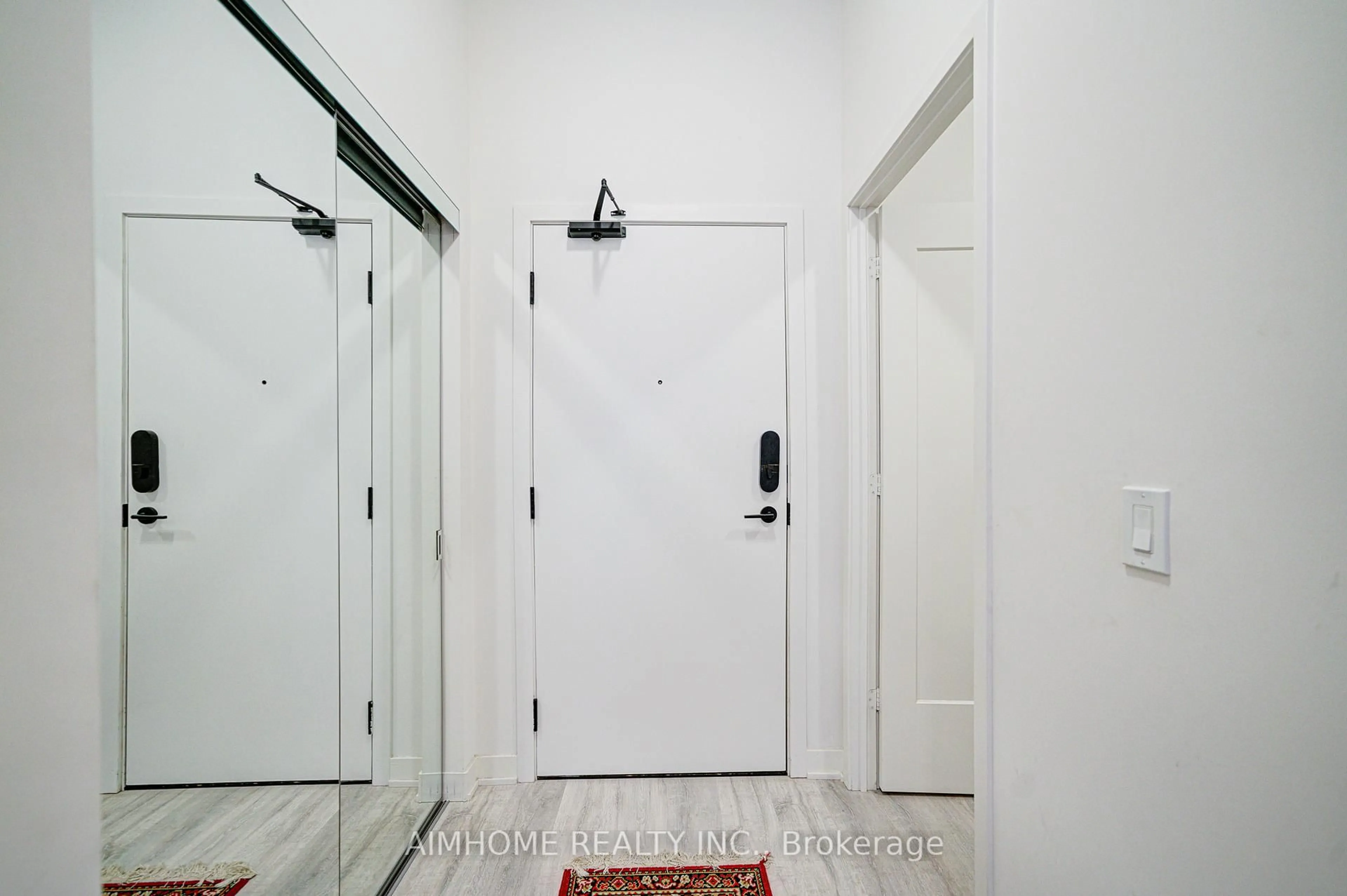 Indoor entryway for 70 Princess St #1723, Toronto Ontario M5A 0X6